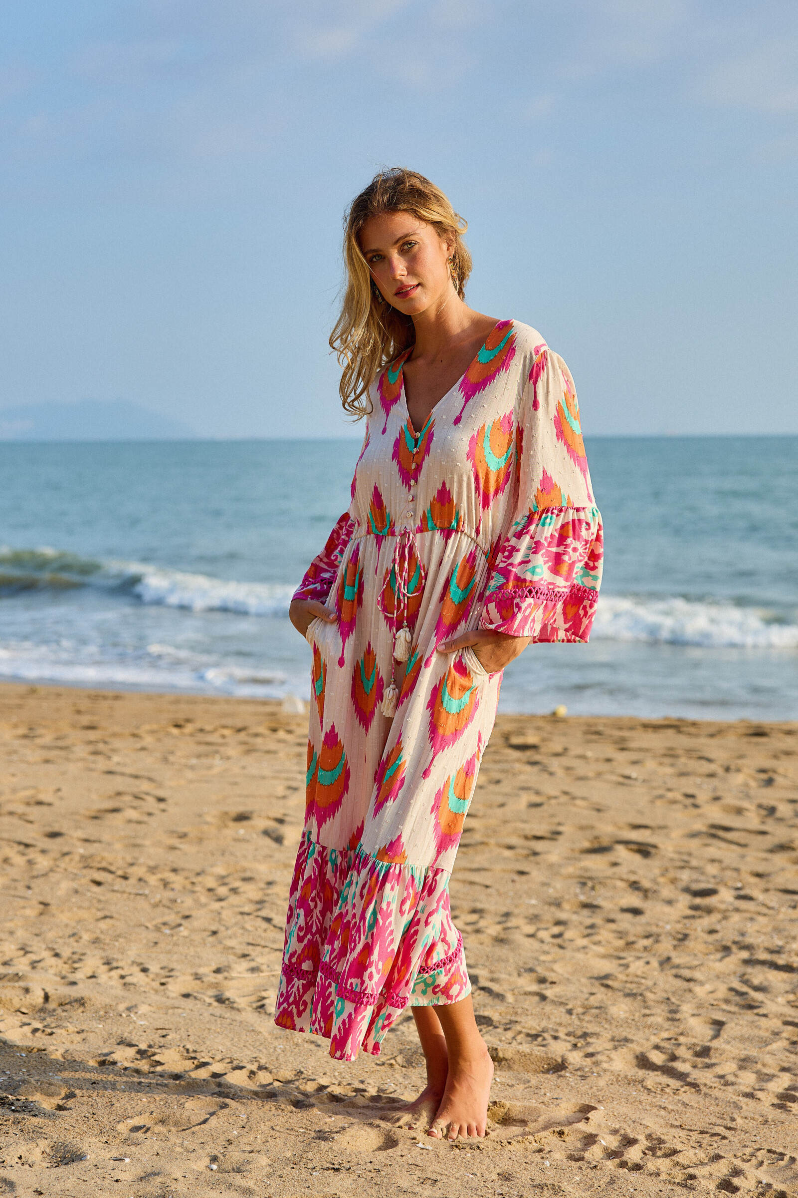 Grossiste Last Queen - Robe longue texturée à imprimé avec ethnique  ,col V avec des liens à nouer