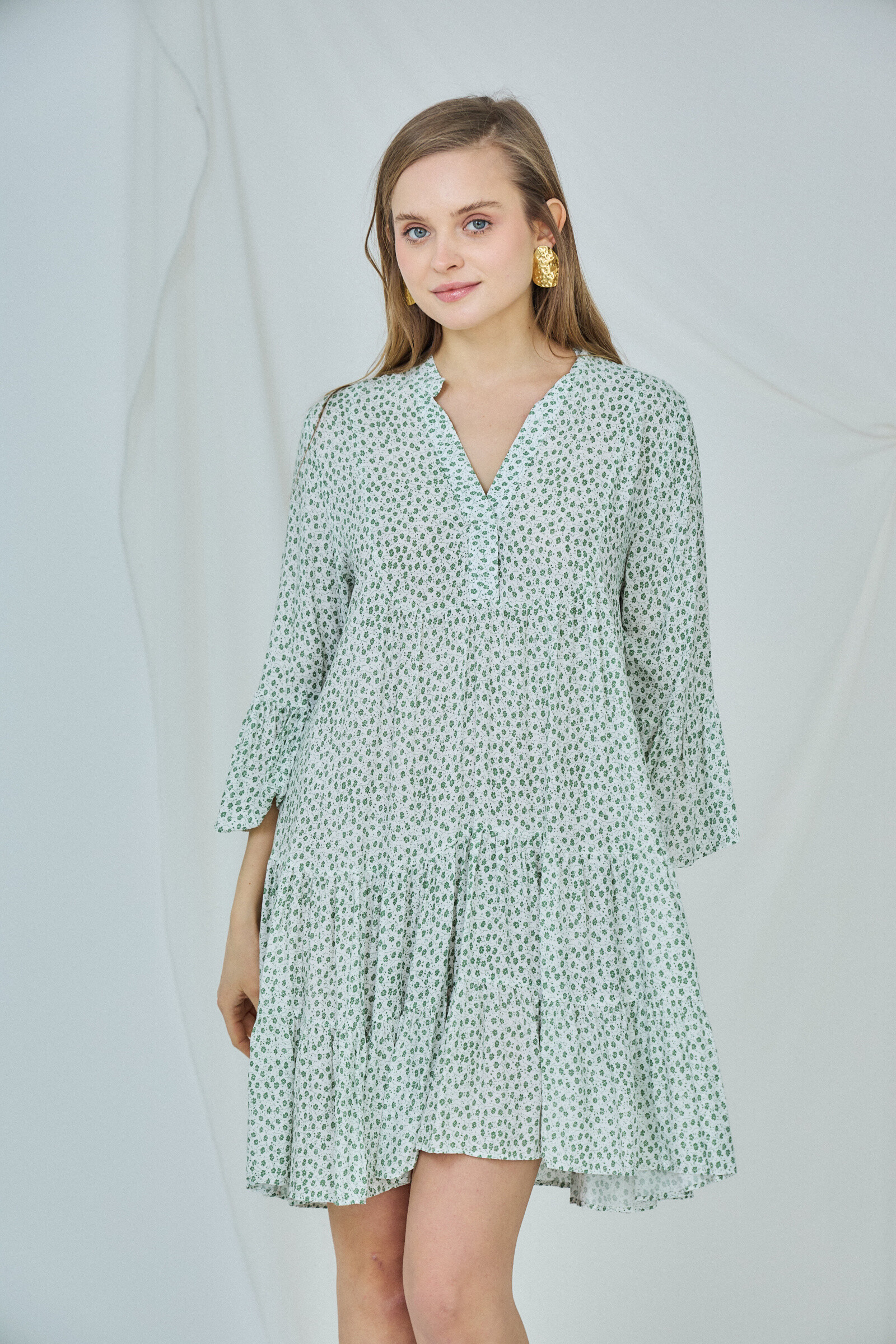 Vestido largo estilo camisero estampado, corte holgado y frunces - Verde - 1 - formato grande