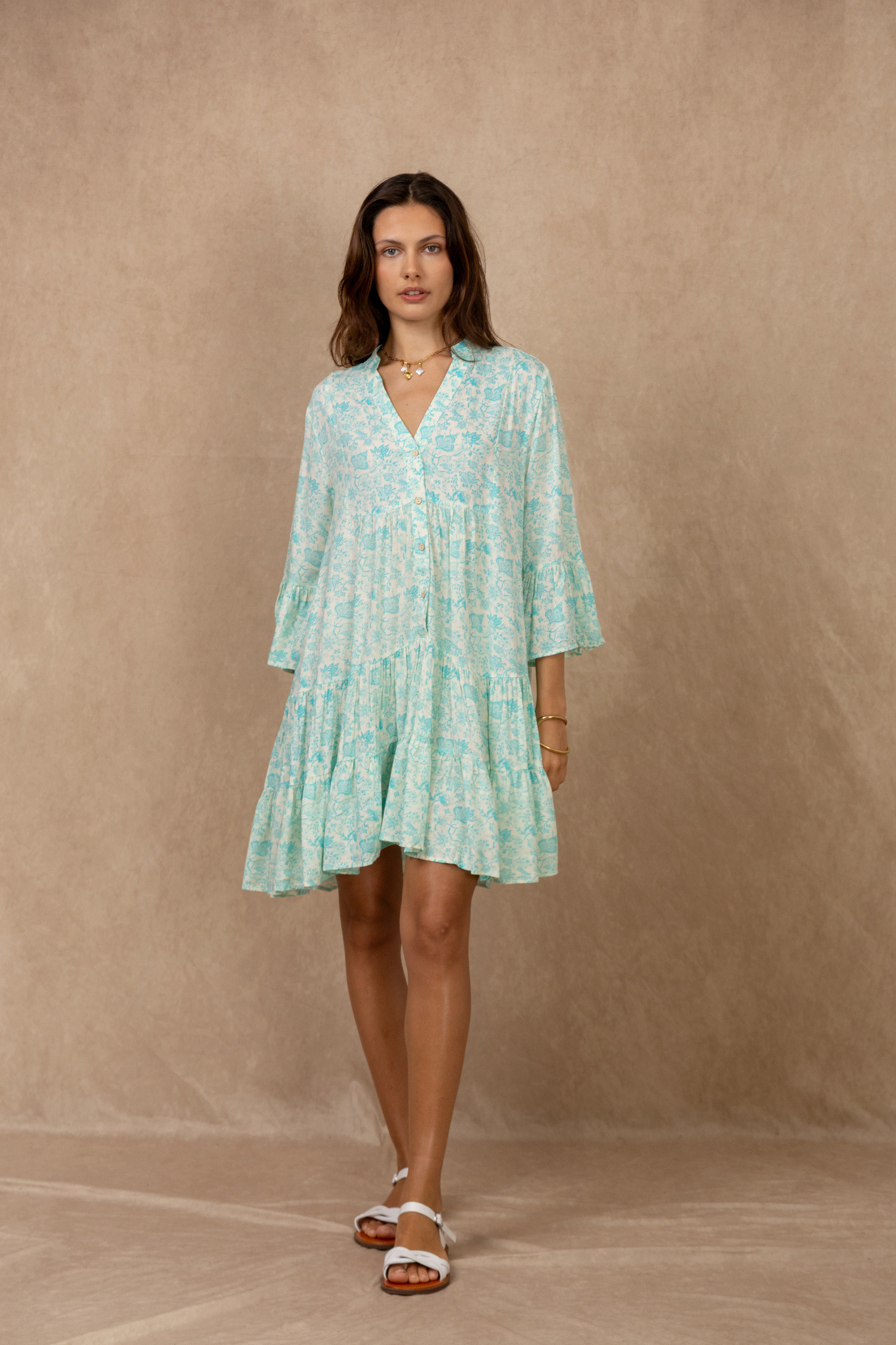 Mayorista Last Queen - Vestido camisero con estampado floral, cuello en V y mangas acampanadas