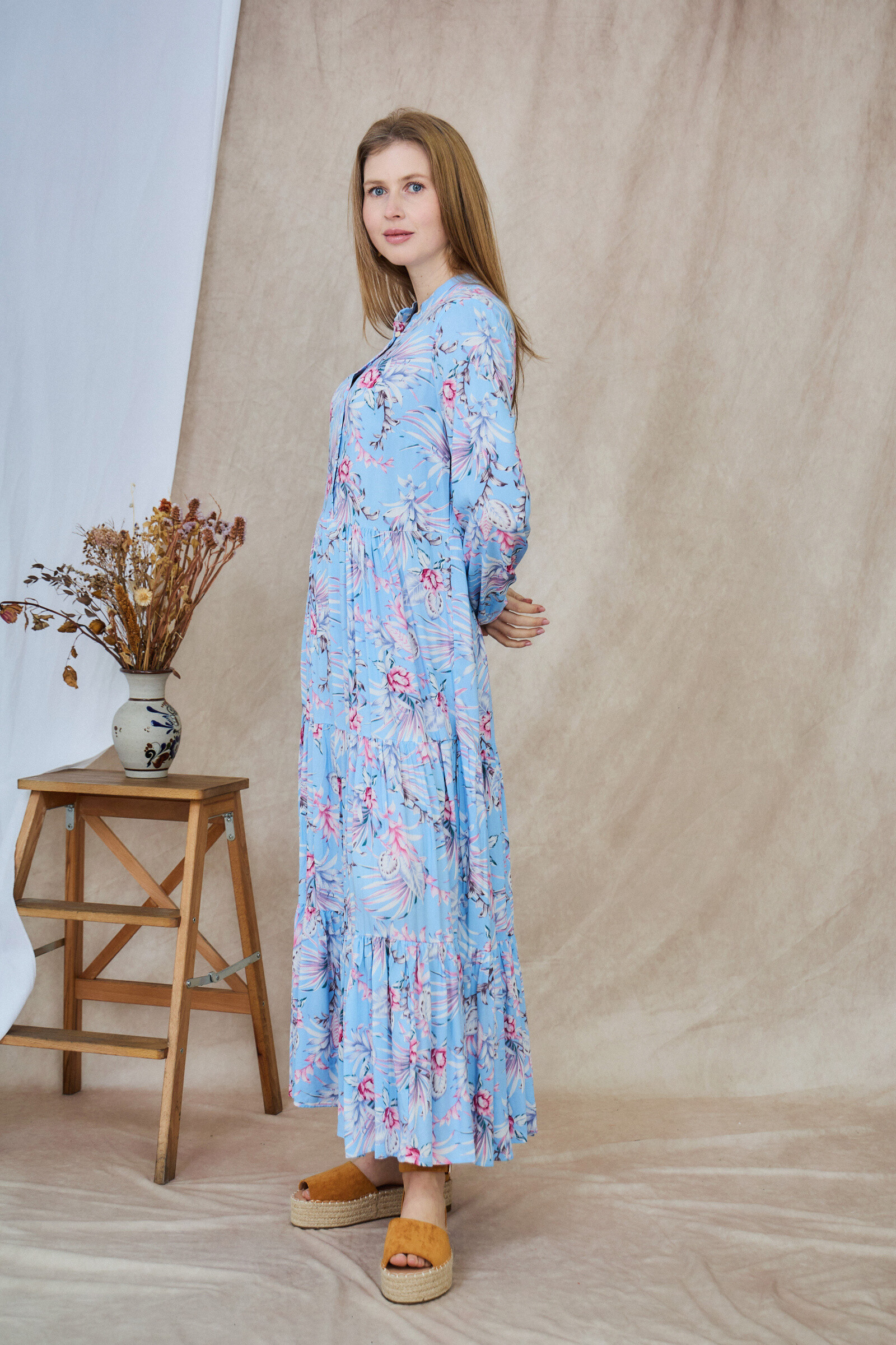 Vestido largo estilo camisero estampado, corte holgado y frunces - Cielo azul - 5 - formato grande