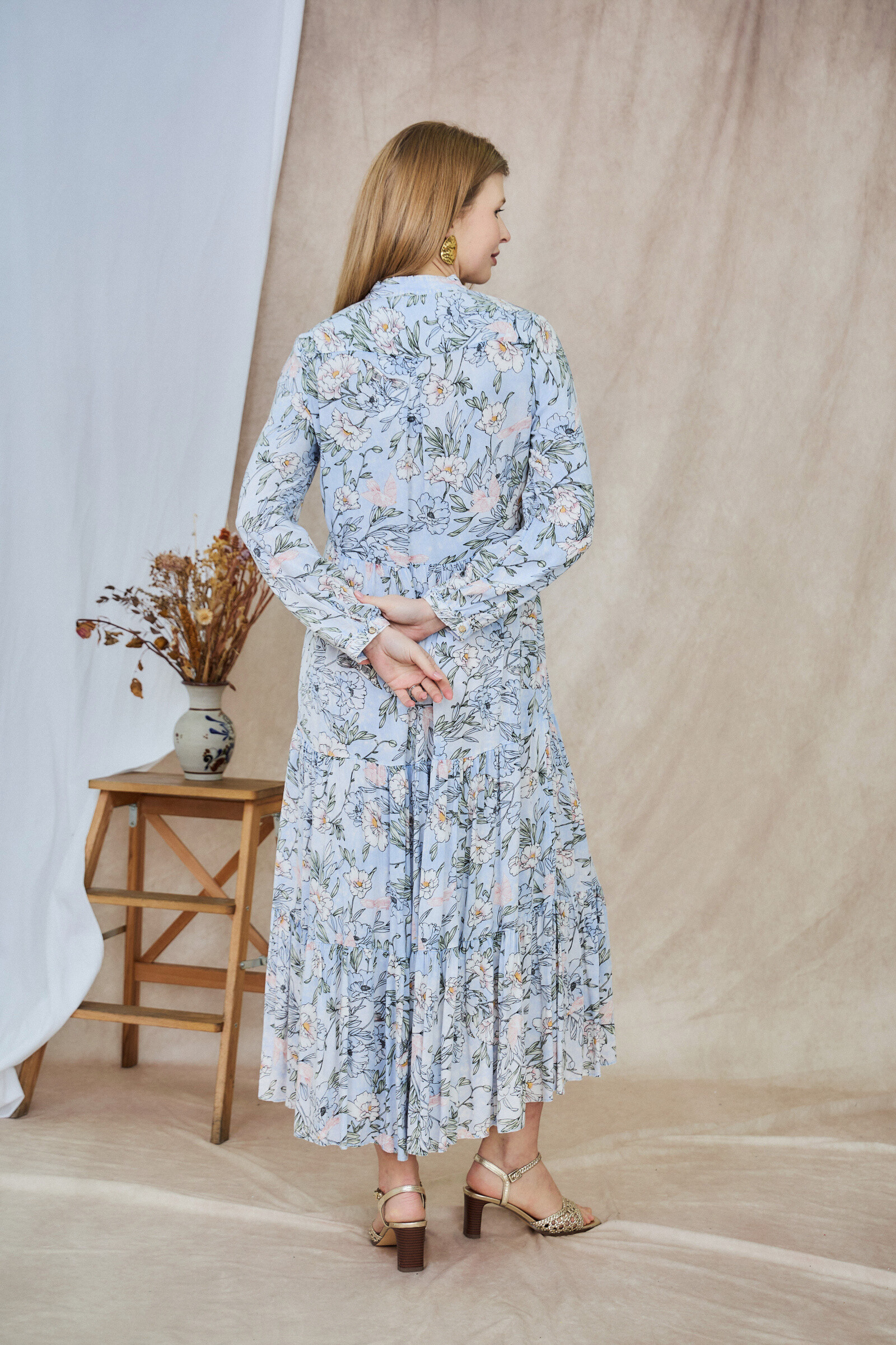 Vestido largo estilo camisero estampado, corte holgado y frunces - Azul claro - 3 - formato grande