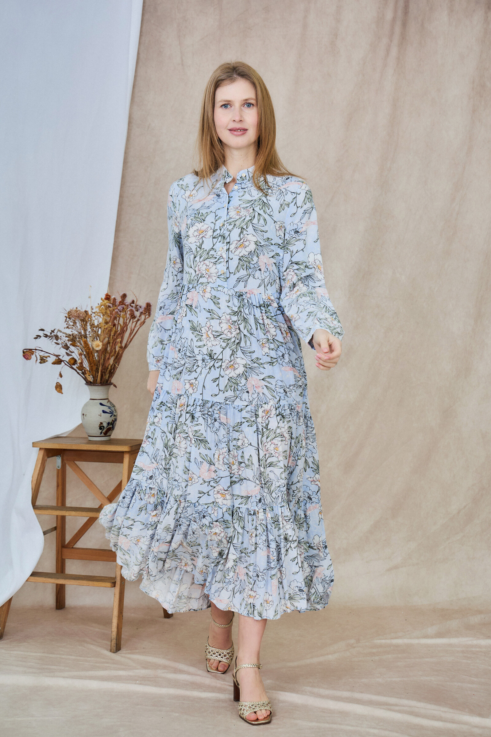 Vestido largo estilo camisero estampado, corte holgado y frunces - Azul claro - 1 - formato grande