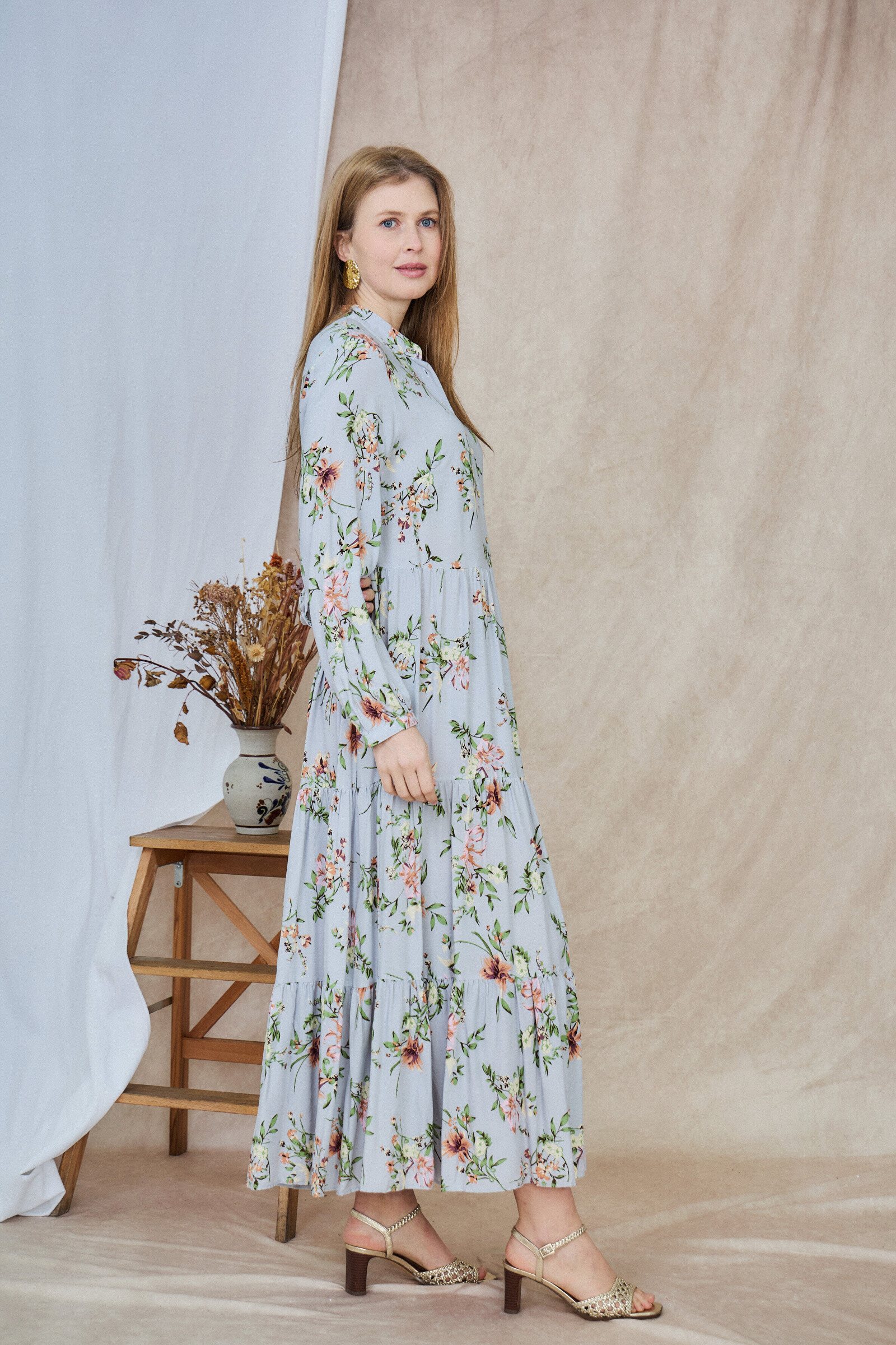 Vestido largo estilo camisero estampado, corte holgado y frunces - Gris claro - 4 - formato grande