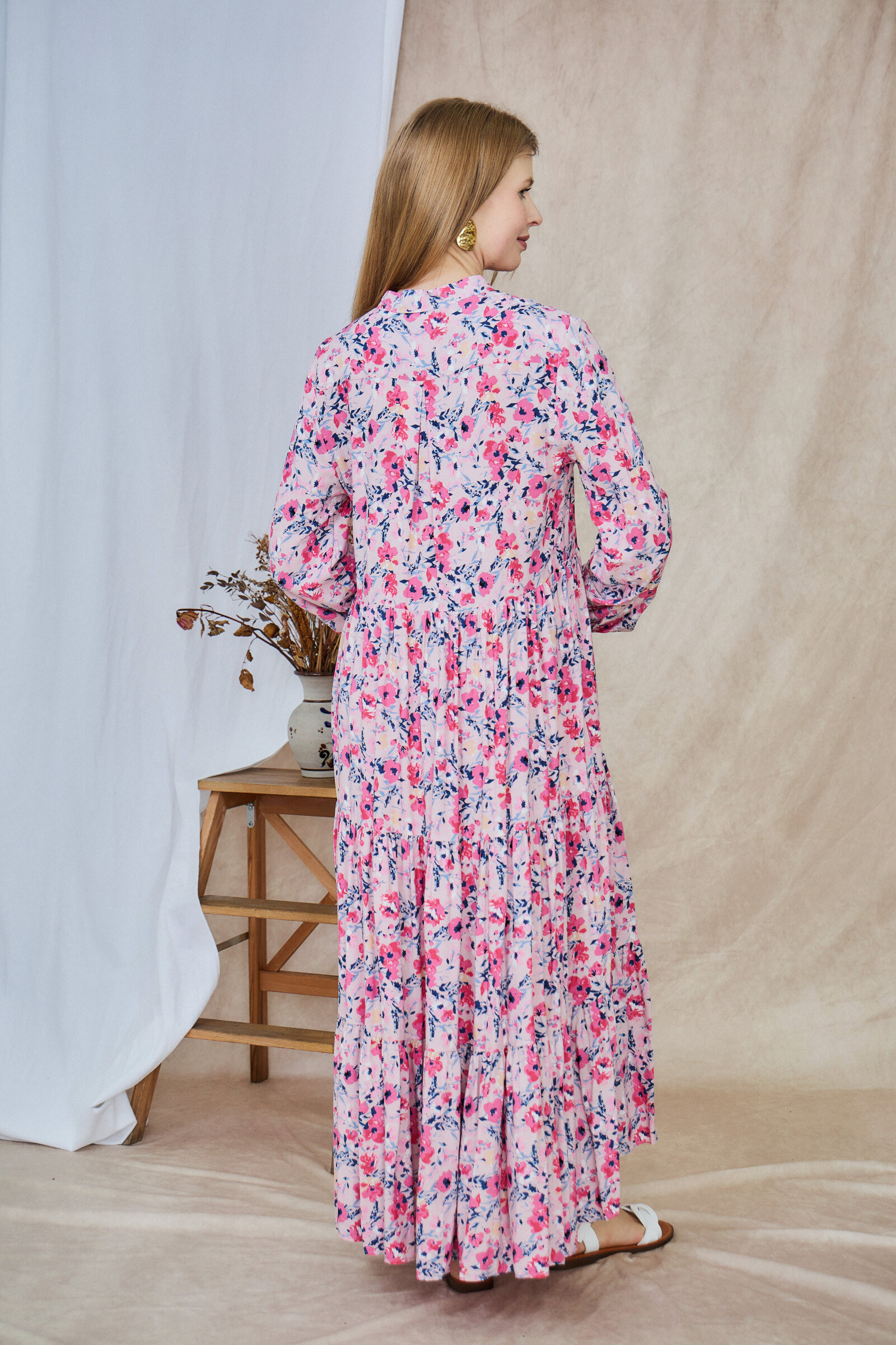 Vestido largo estilo camisero estampado, corte holgado y frunces - Rosado - 3 - formato grande