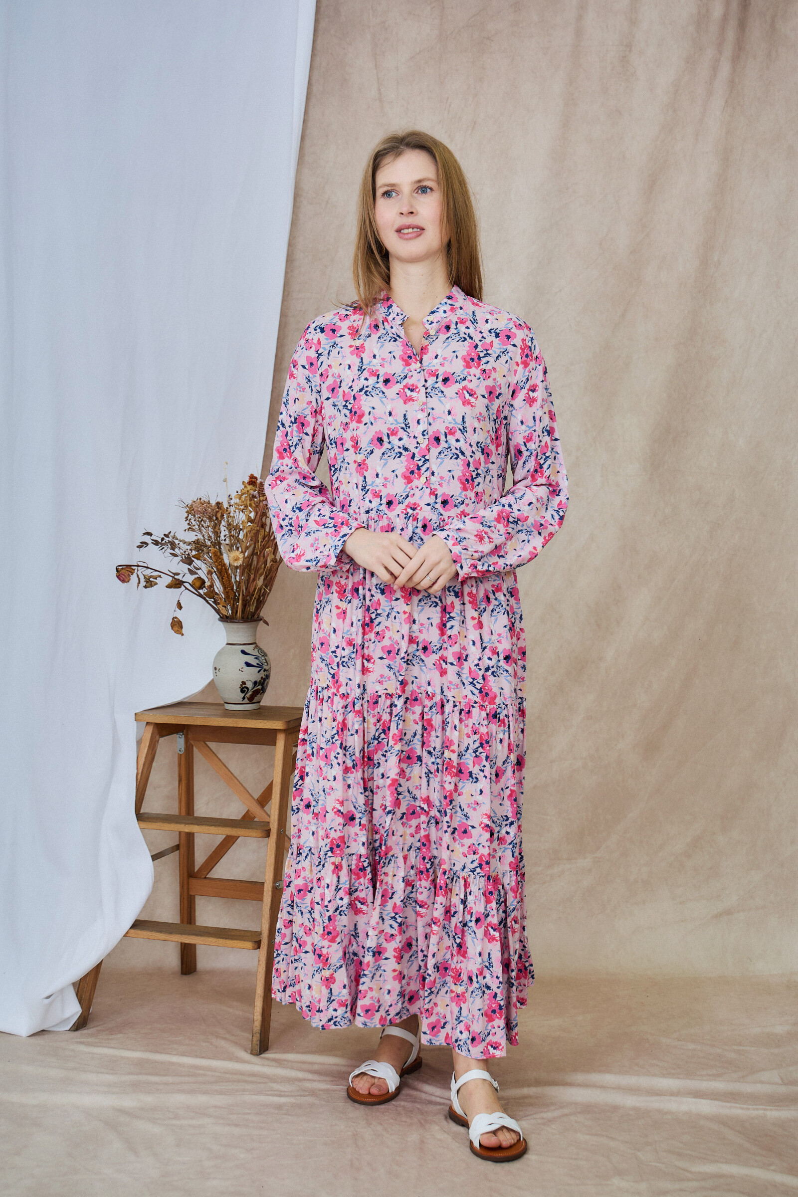 Vestido largo estilo camisero estampado, corte holgado y frunces - Rosado - 5 - formato grande