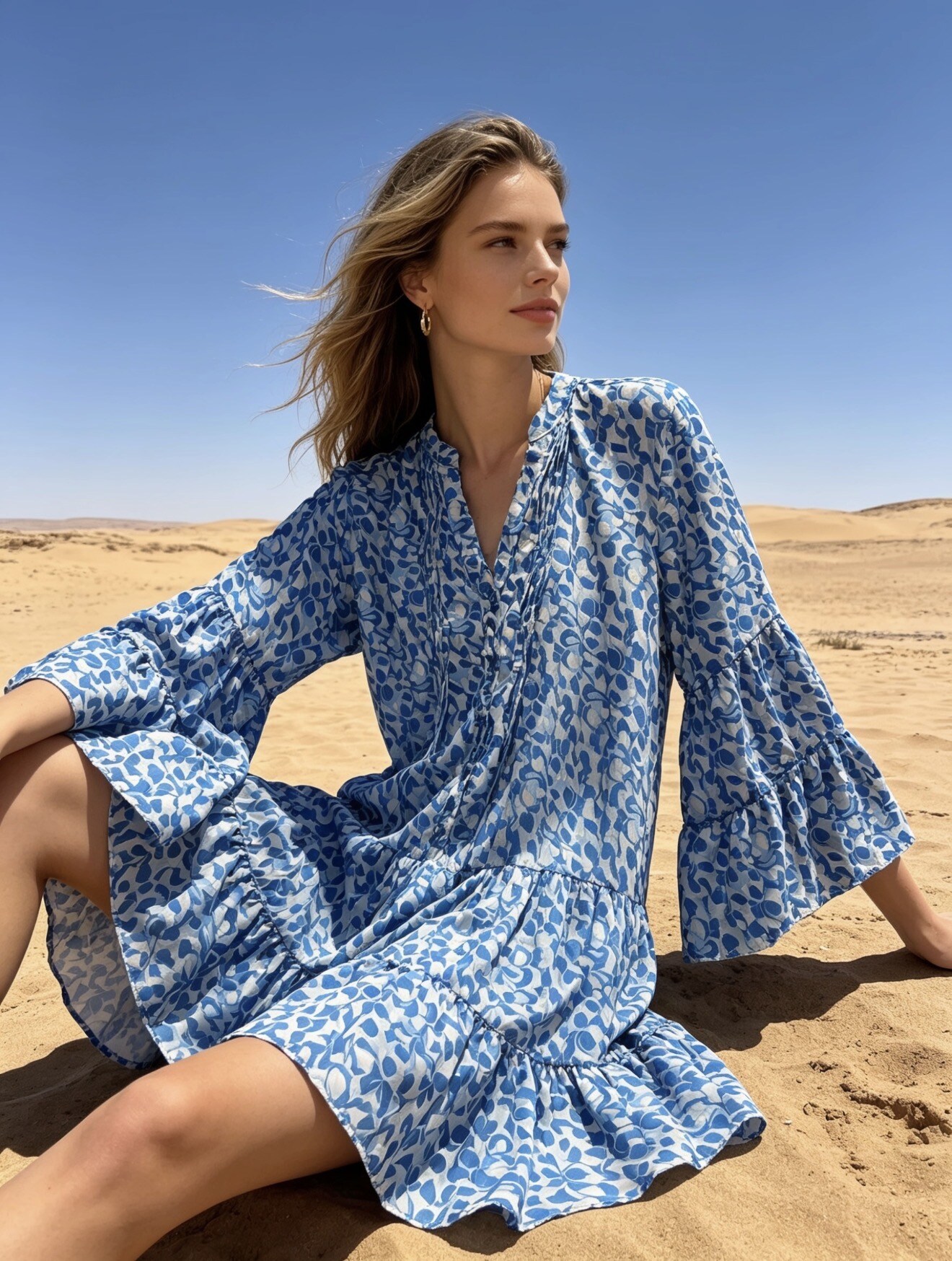 Großhändler Last Queen - Fließendes Tunika-Kleid mit Print, V-Ausschnitt, ausgestellter Schnitt
