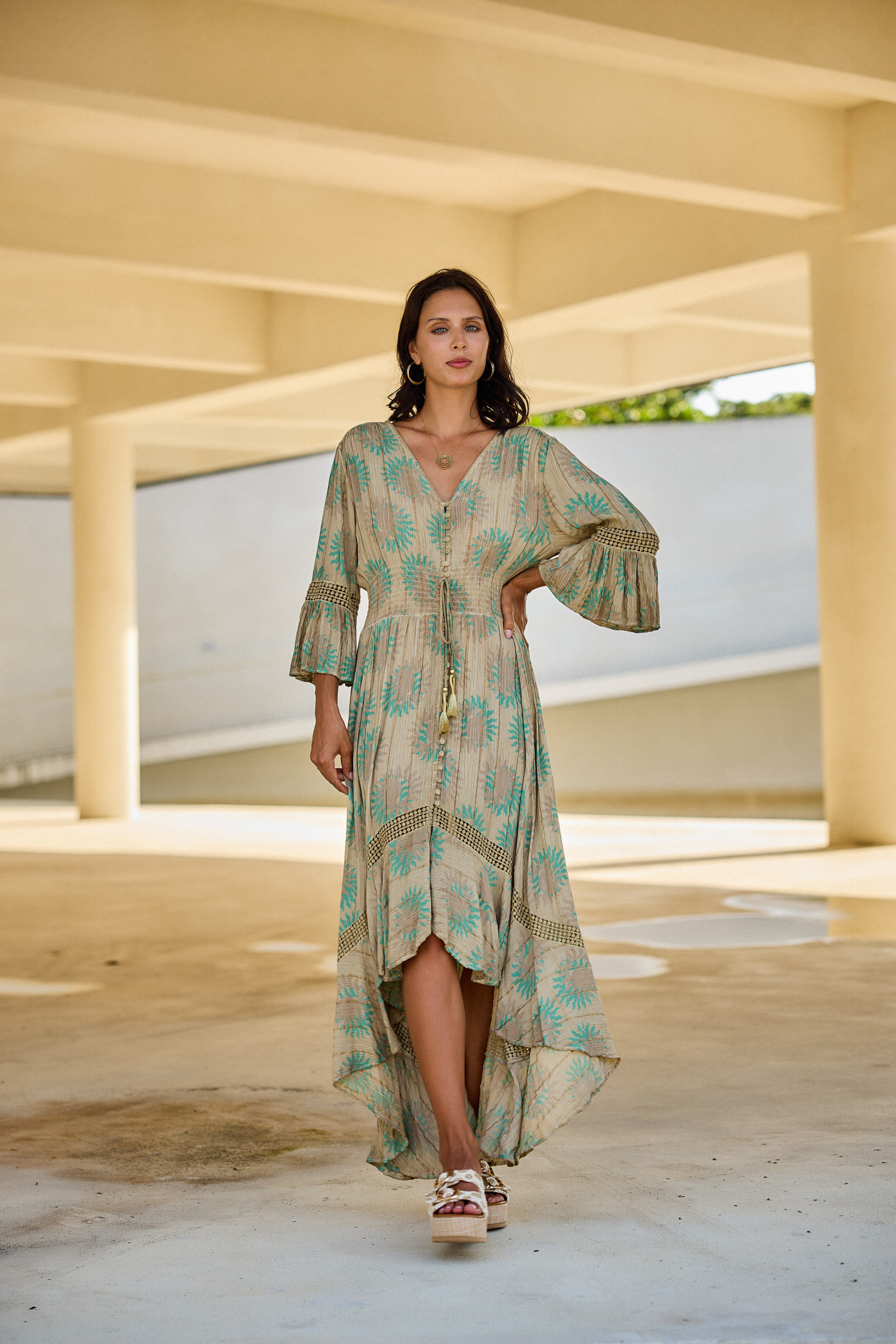 Grossiste Last Queen - Robe longue symétrique  à imprimé corail  avec Lurex, détail ajouré
