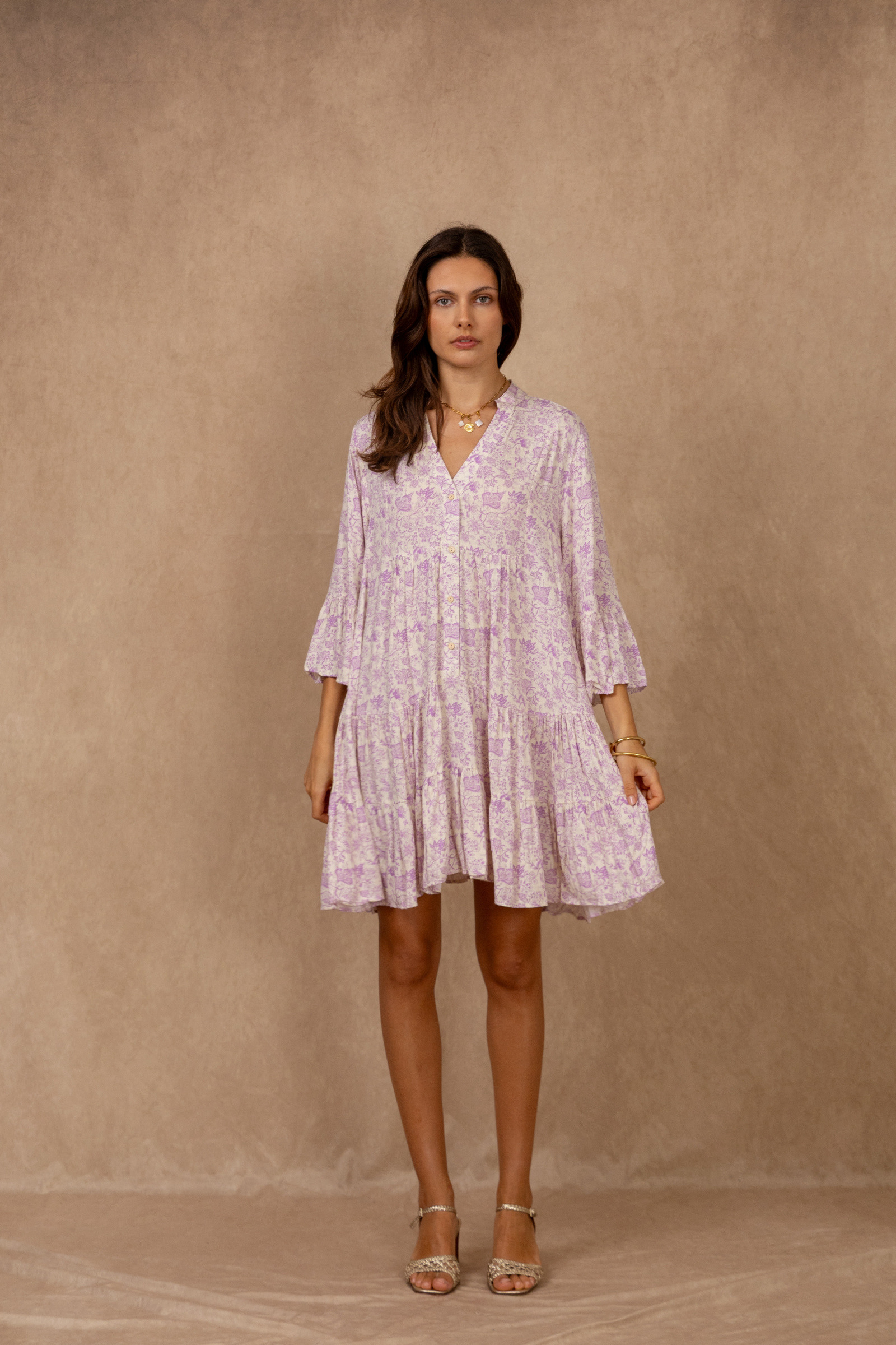 Mayorista Last Queen - Vestido camisero con estampado floral, cuello en V y mangas acampanadas