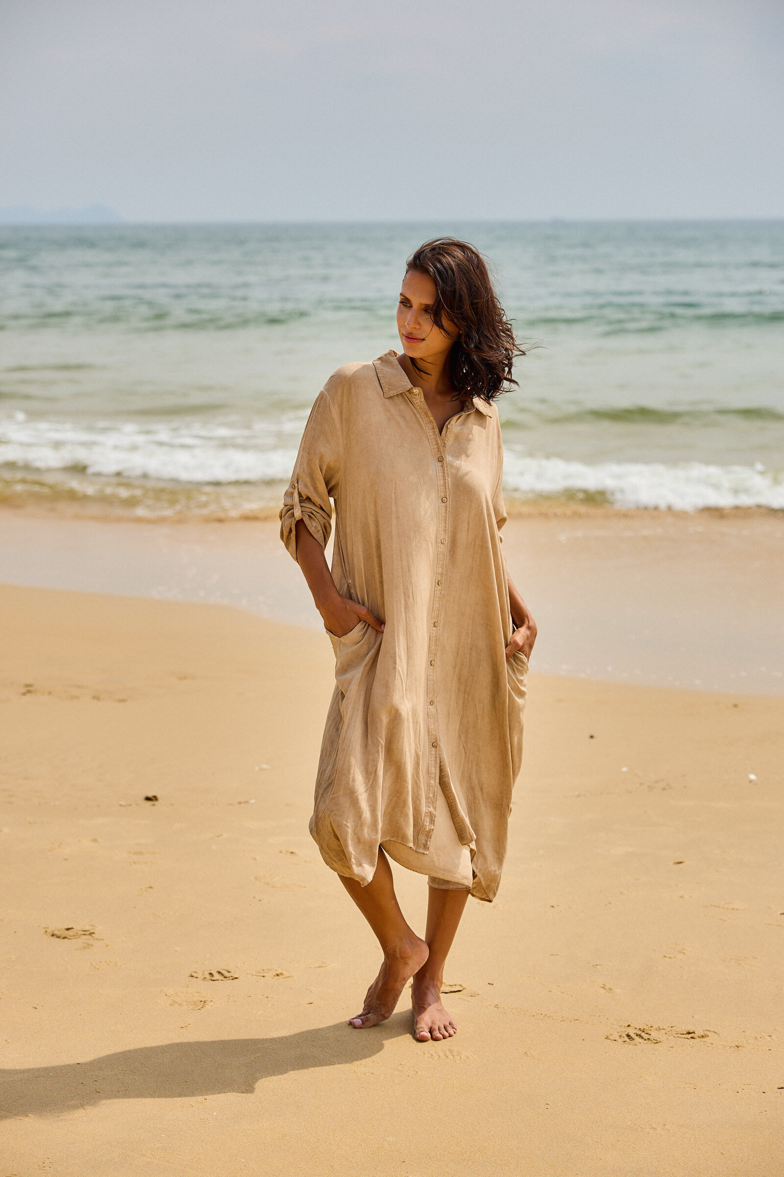 Grossiste Last Queen - Robe chemise style délavé ,  coupe évasée avec poches invisibles