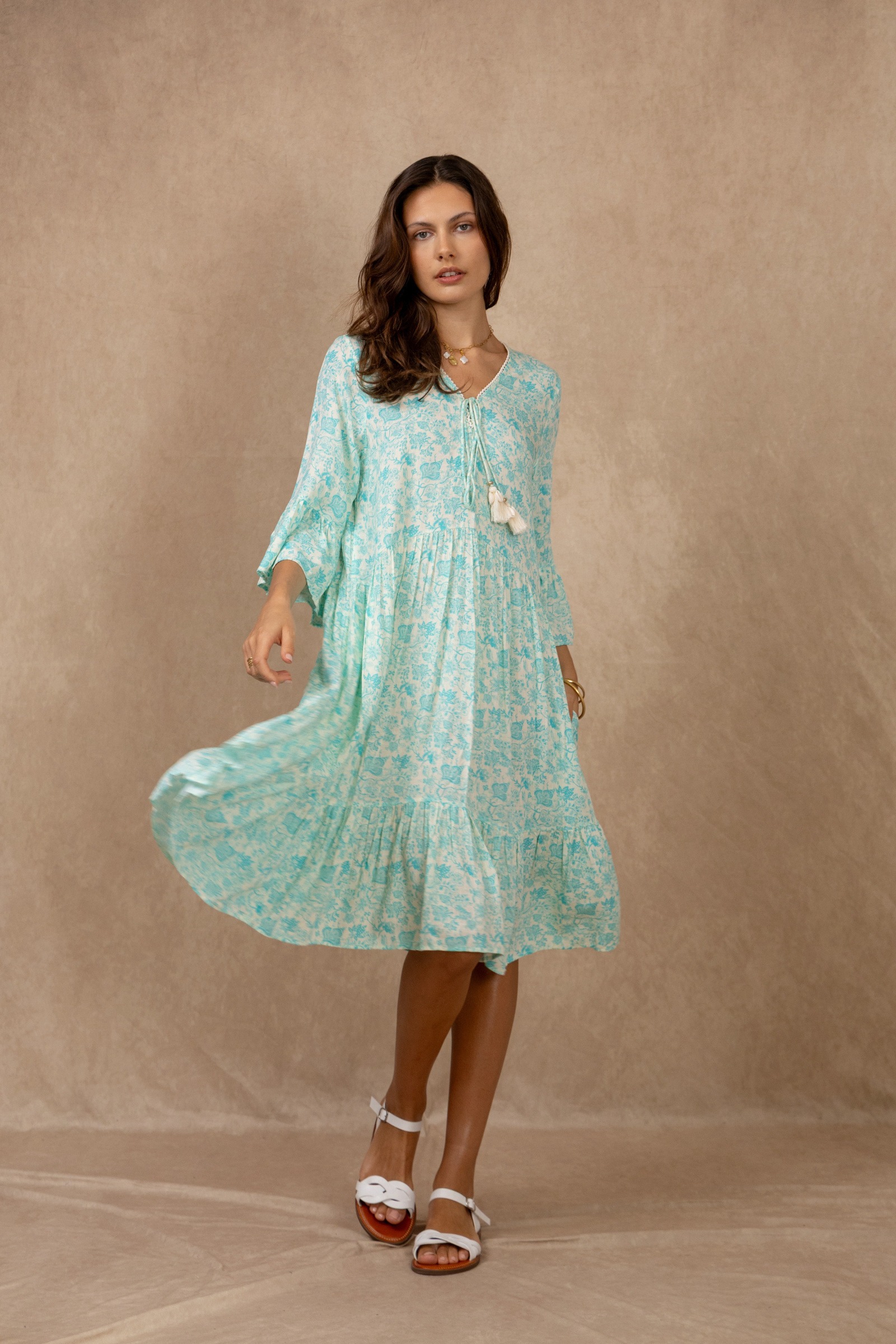 Wholesaler Last Queen - Floral print dress, tied V-neck, flared sleeves