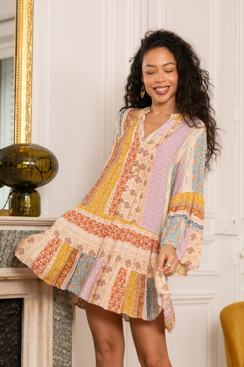 Grossiste Last Queen - Robe tunique à imprimé ethnique boutonnée devant , coupe évasée avec fronces