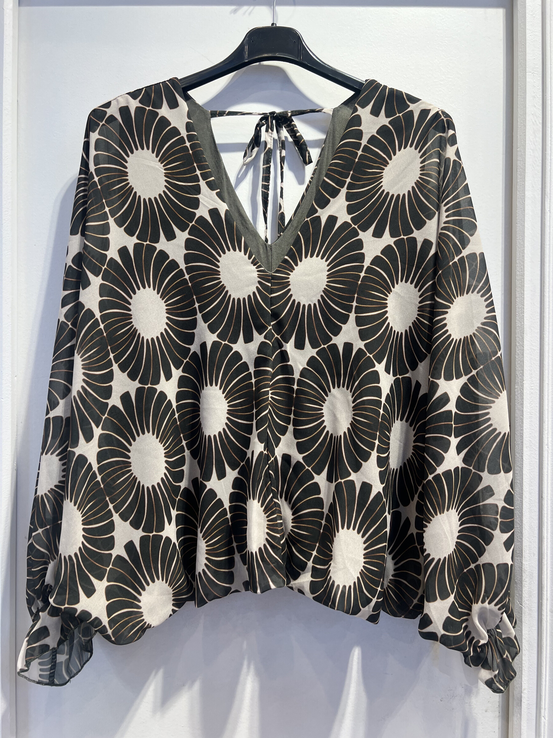 Wholesaler LATINO - Long sleeve blouse in bat printed khaki