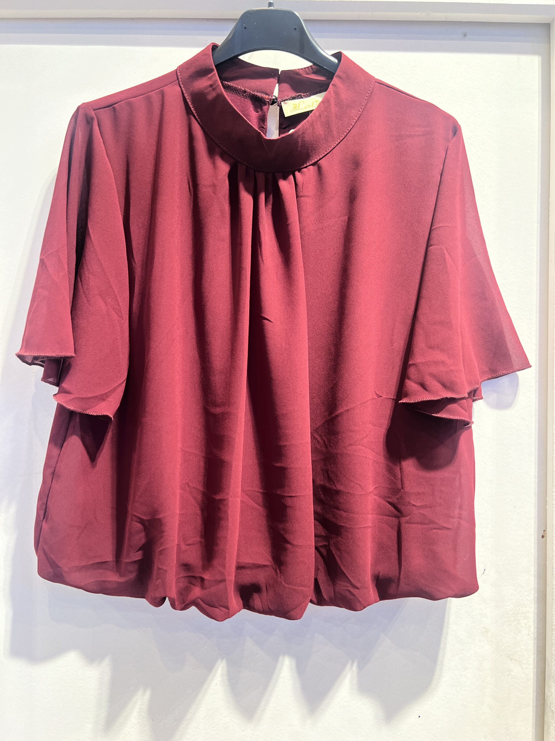 Wholesaler LATINO - Short flared sleeve blouse, in Bordeaux