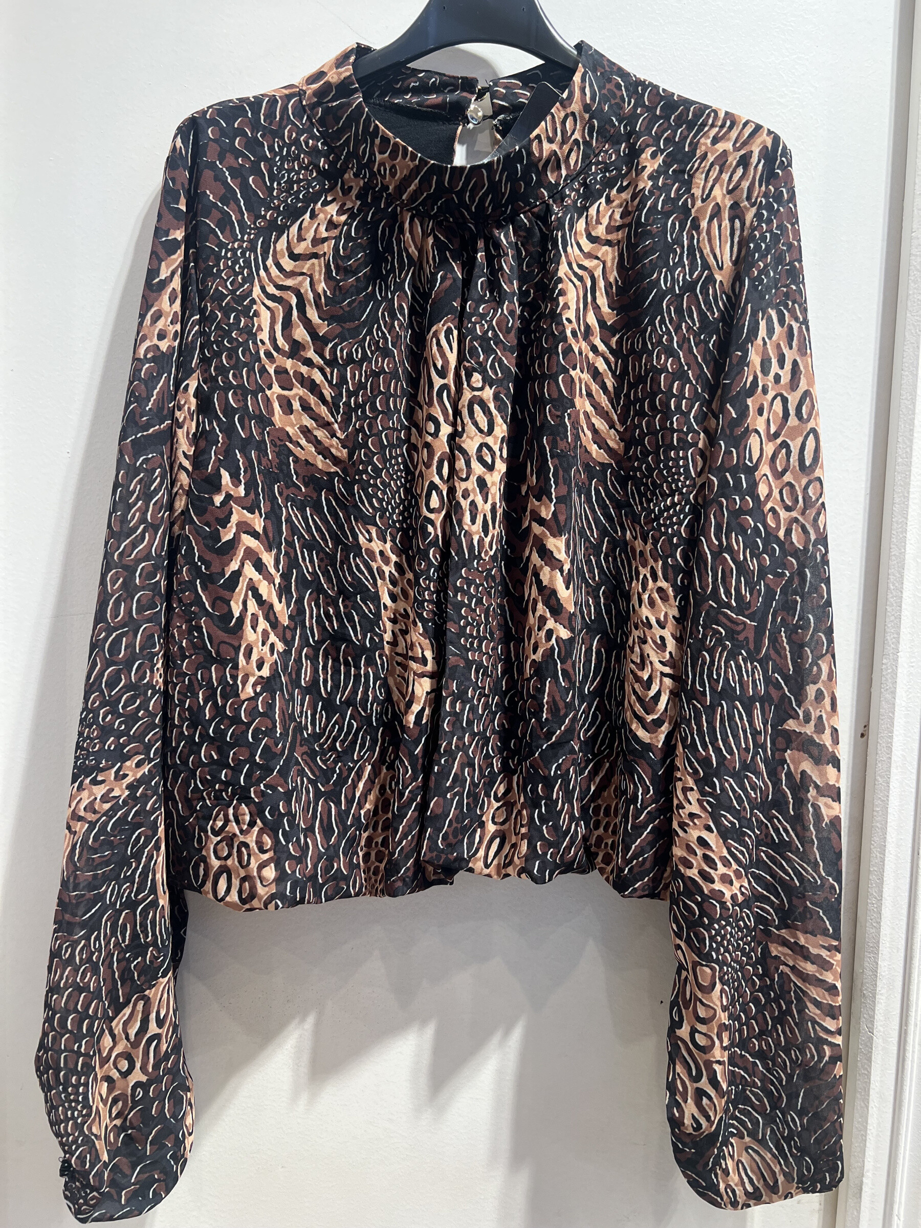 Mayorista LATINO - Blusa de manga larga, estampado beige choco