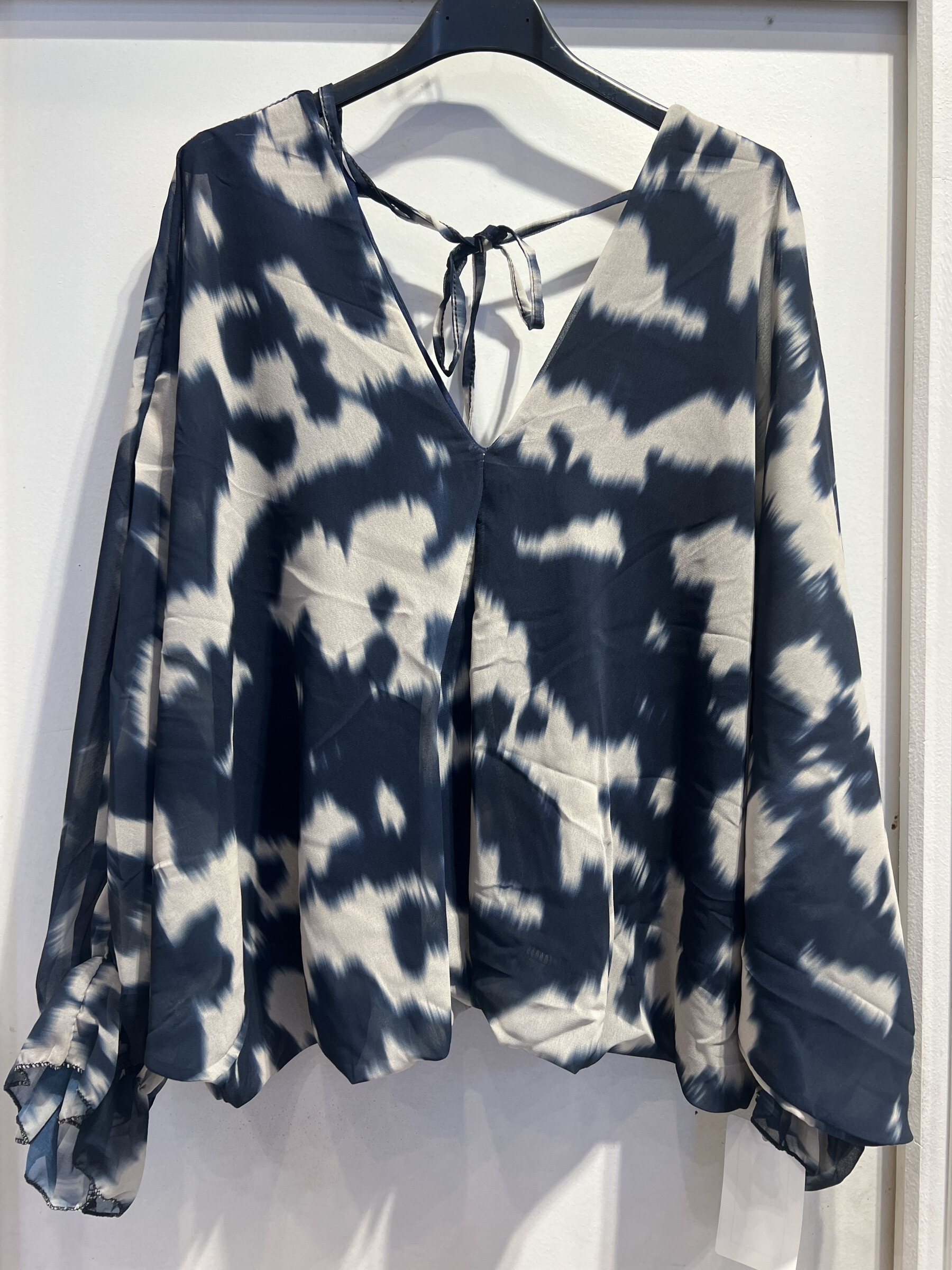 Wholesaler LATINO - Fluid blouse with long-sleeved marine sleeves