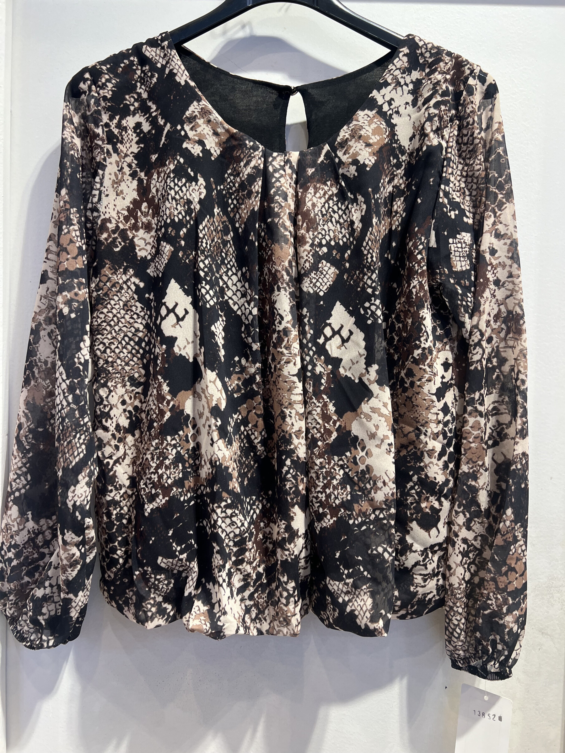 Wholesaler LATINO - Fluid long -sleeved blouse, Python print