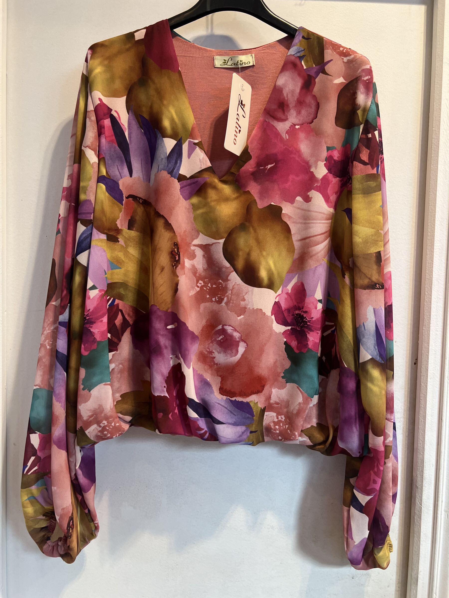 Mayorista LATINO - Blusa v -neck mangas hinchadas