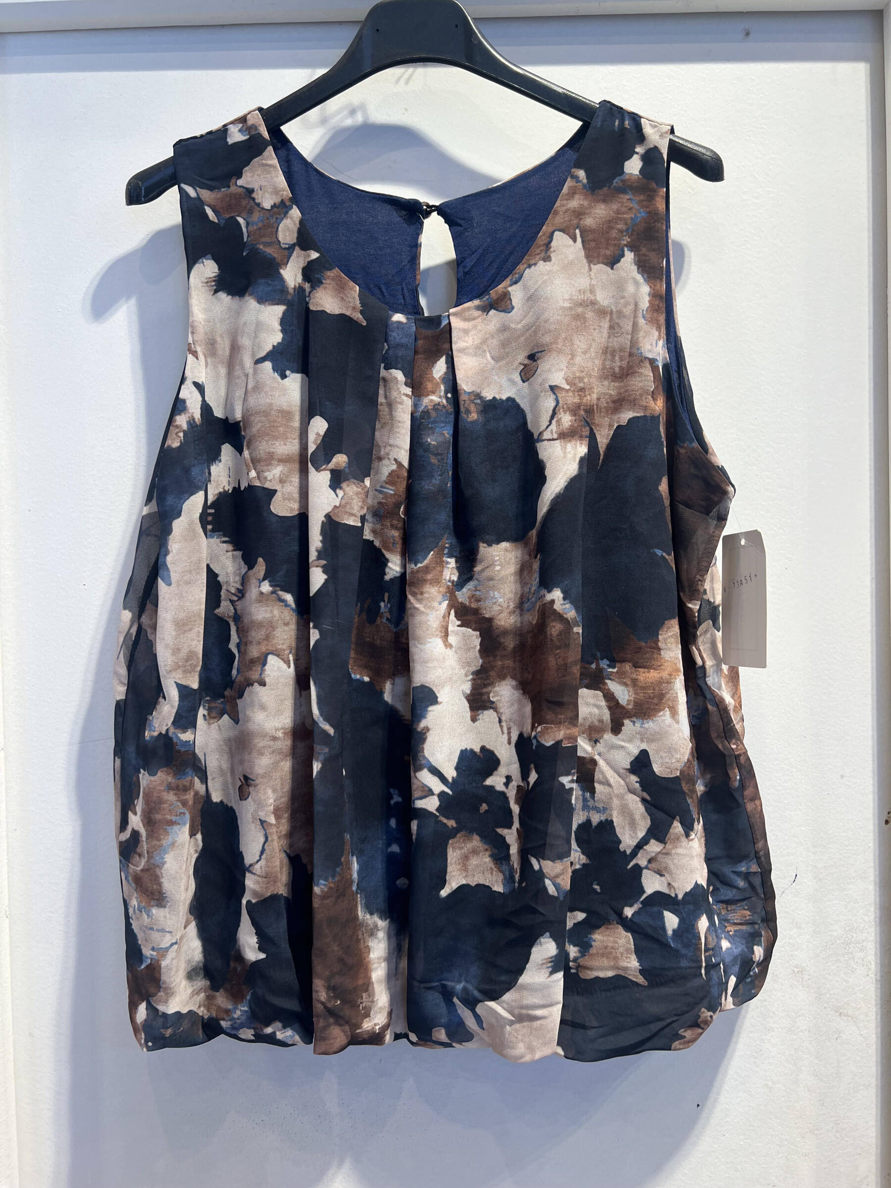 Wholesaler LATINO - Fluid blouse, sleeve printed marine beige