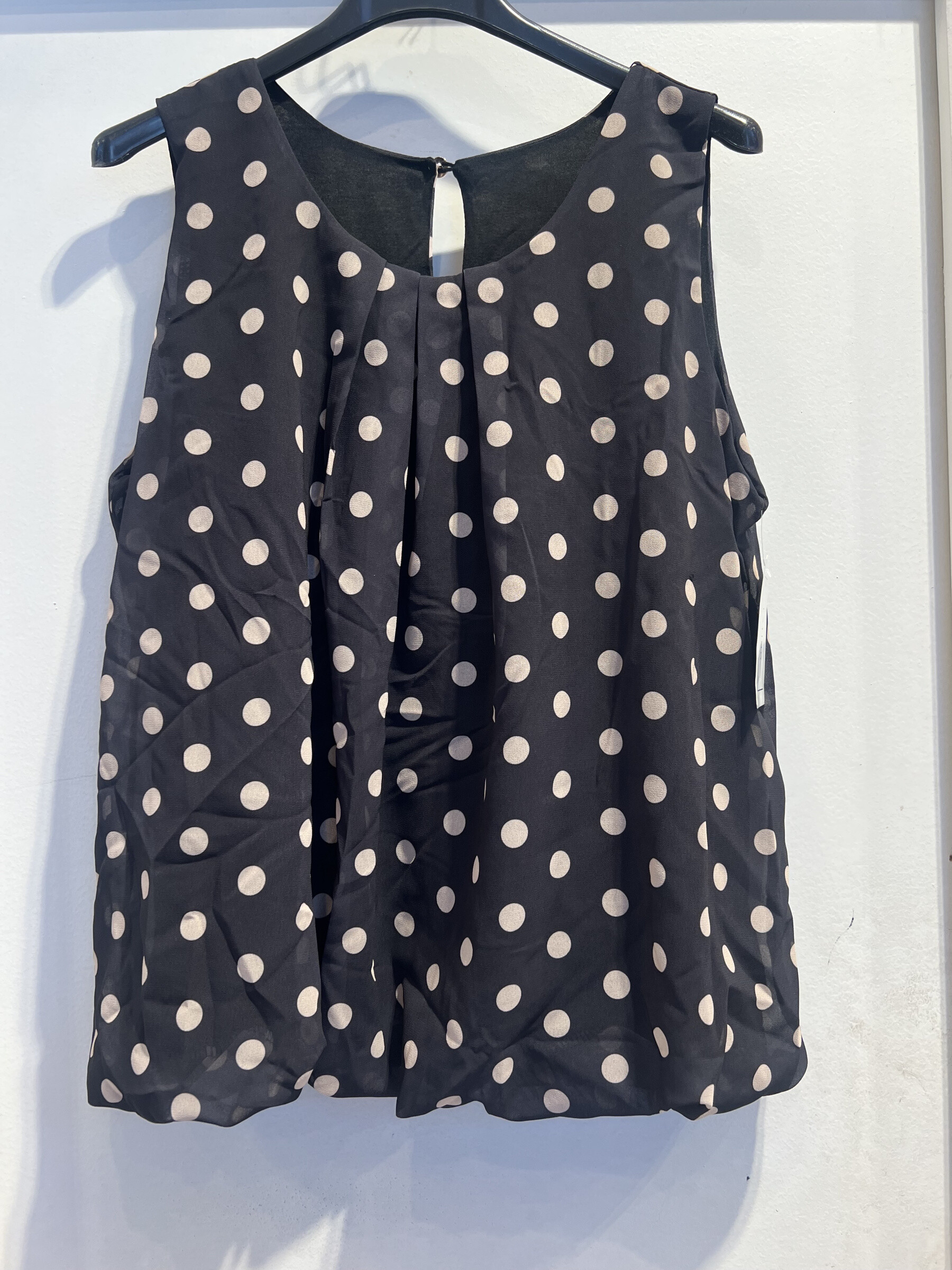 Wholesaler LATINO - Fluid blouse, sleeveless white weight