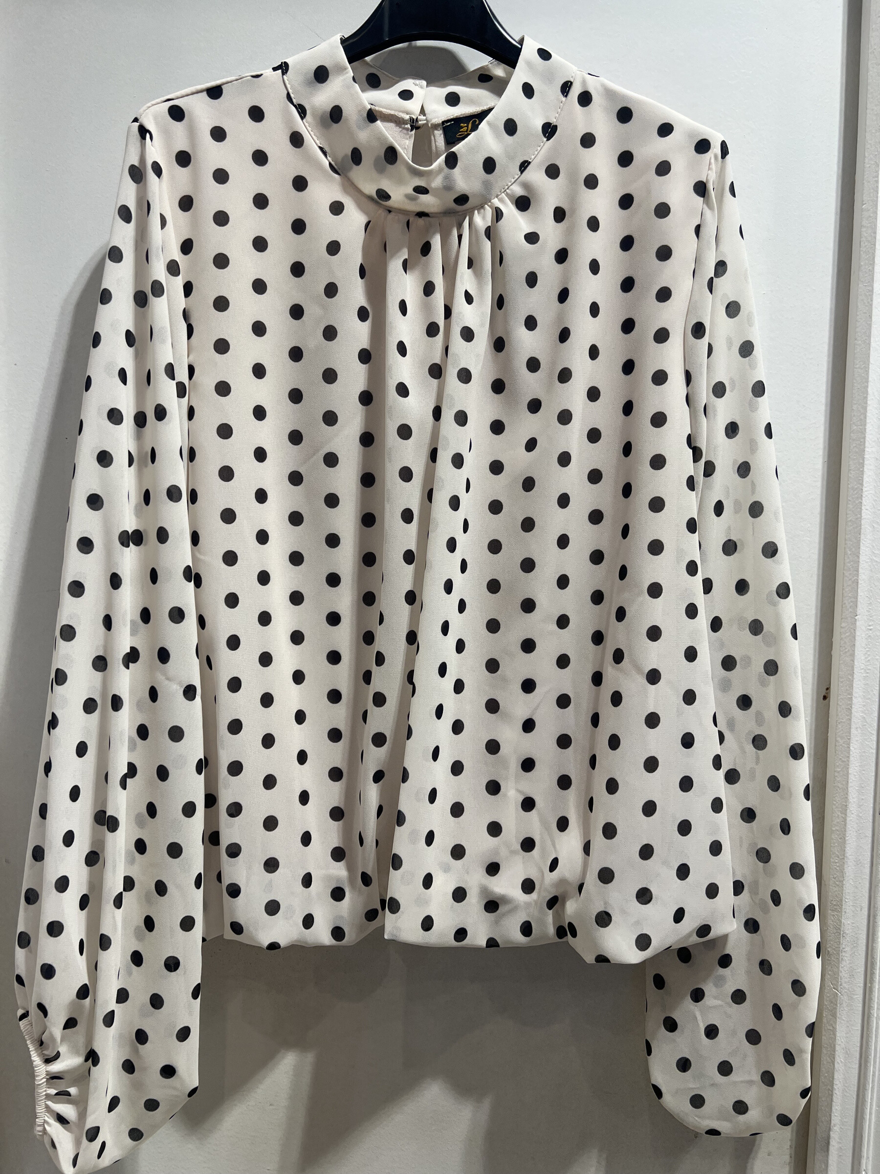Mayorista LATINO - Blusa de manga larga con lunares negros