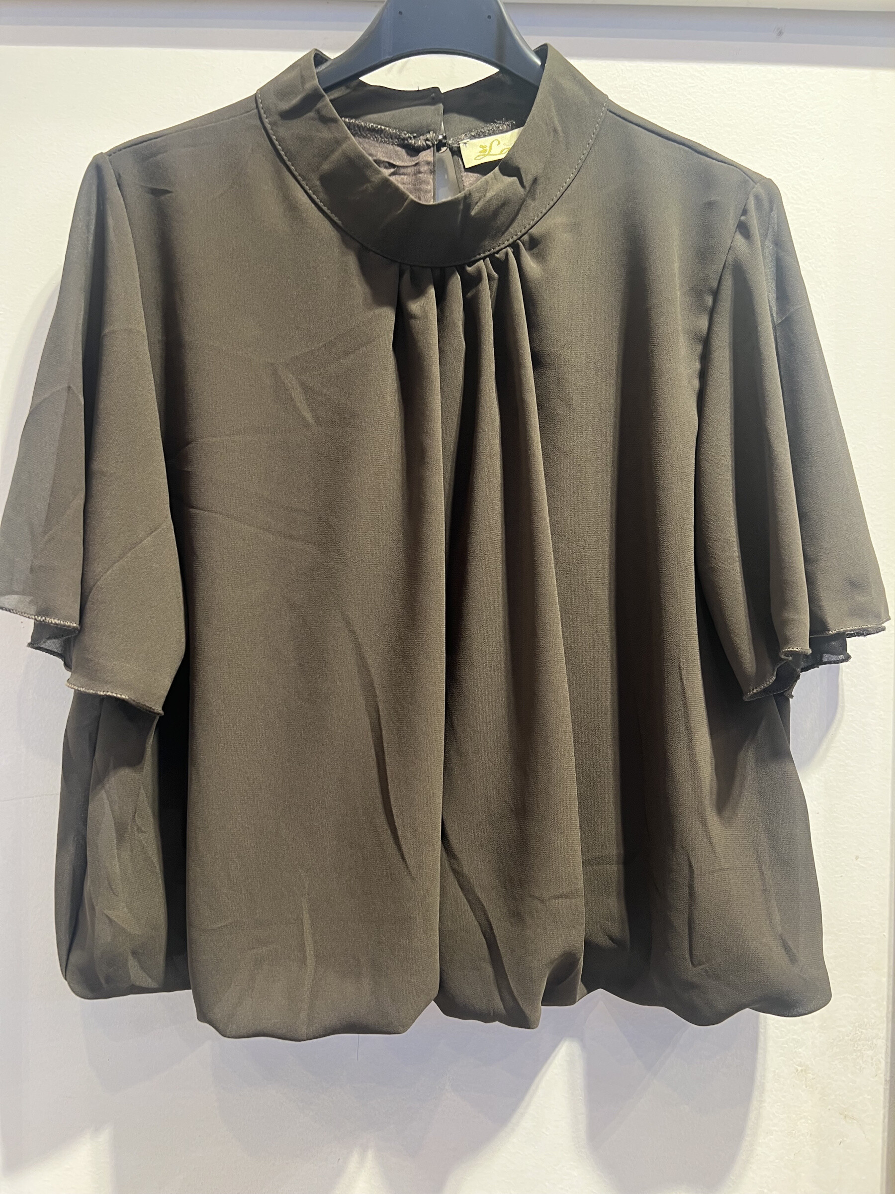 Wholesaler LATINO - Short flared sleeves blouse, choco balloon shape
