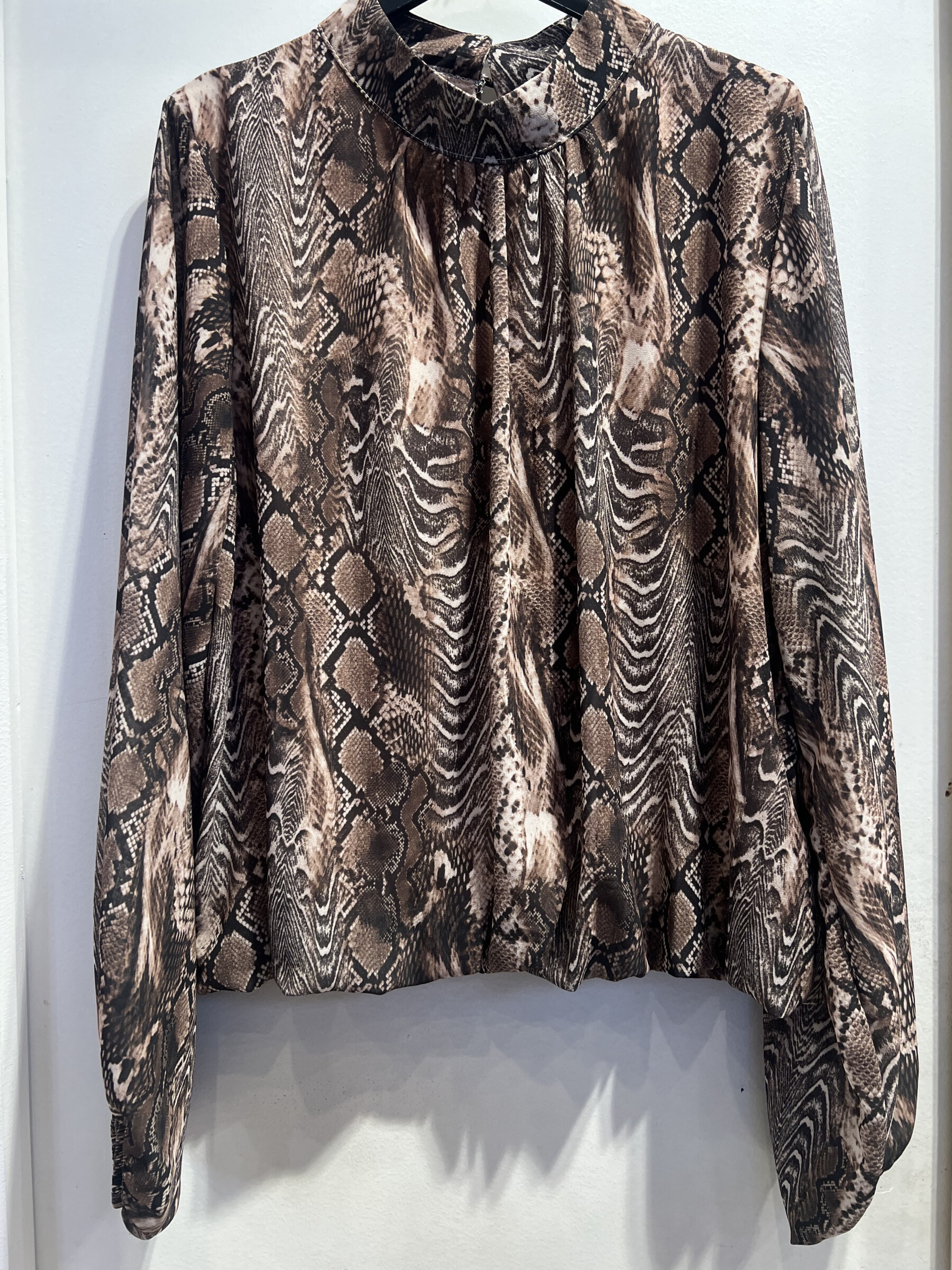 Wholesaler LATINO - Fluid long -sleeved blouse in python