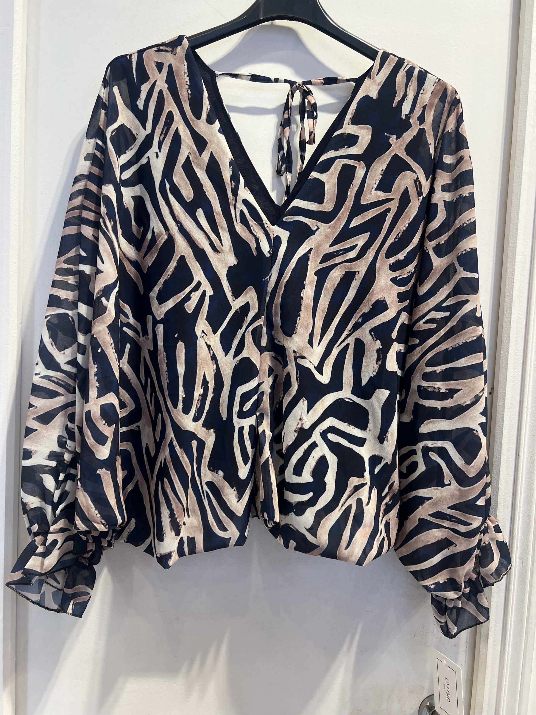 Wholesaler LATINO - Long sleeve blouse, bat-printed bat in navy