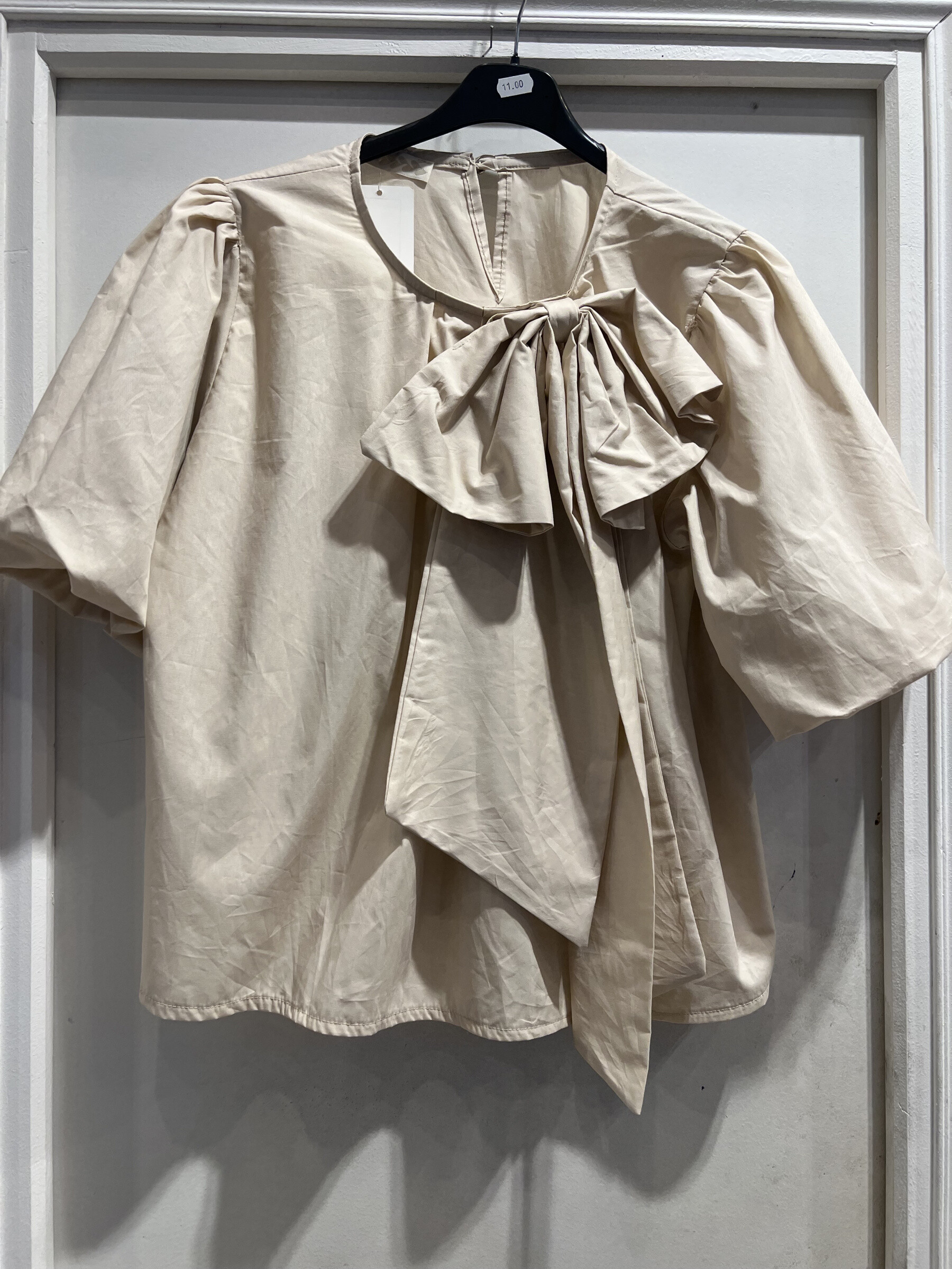 Wholesaler LATINO - Short sleeve blouse in beige cotton