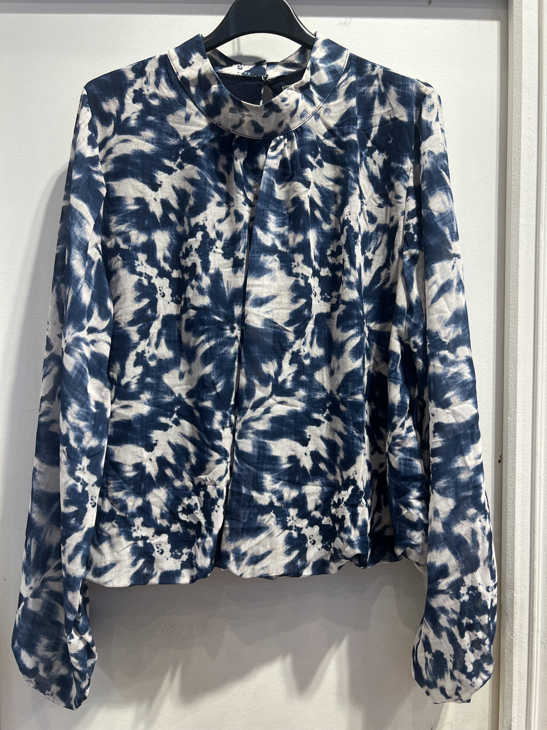 Wholesaler LATINO - Fluid blouse, long sleeves