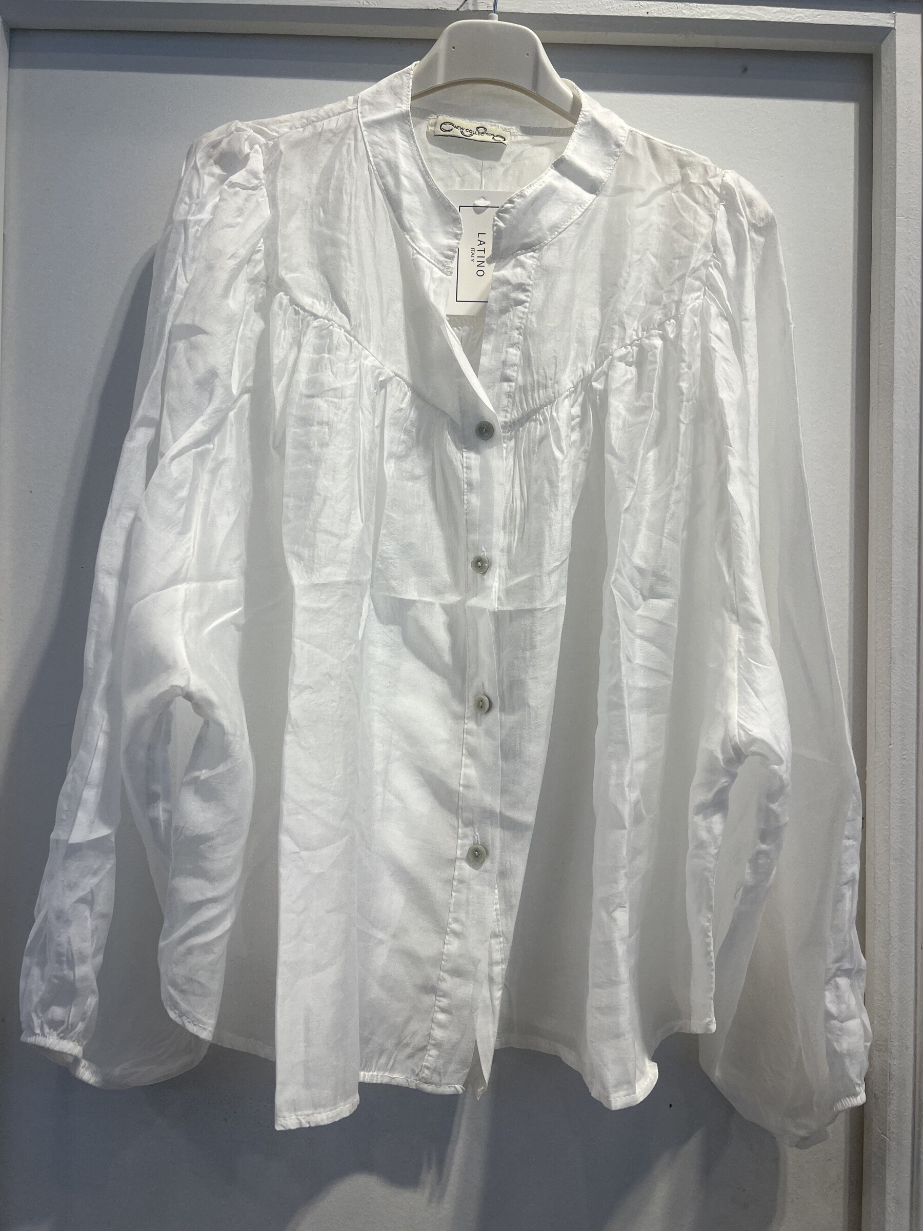 Grossista LATINO - Camicia tincel di colore bianco
