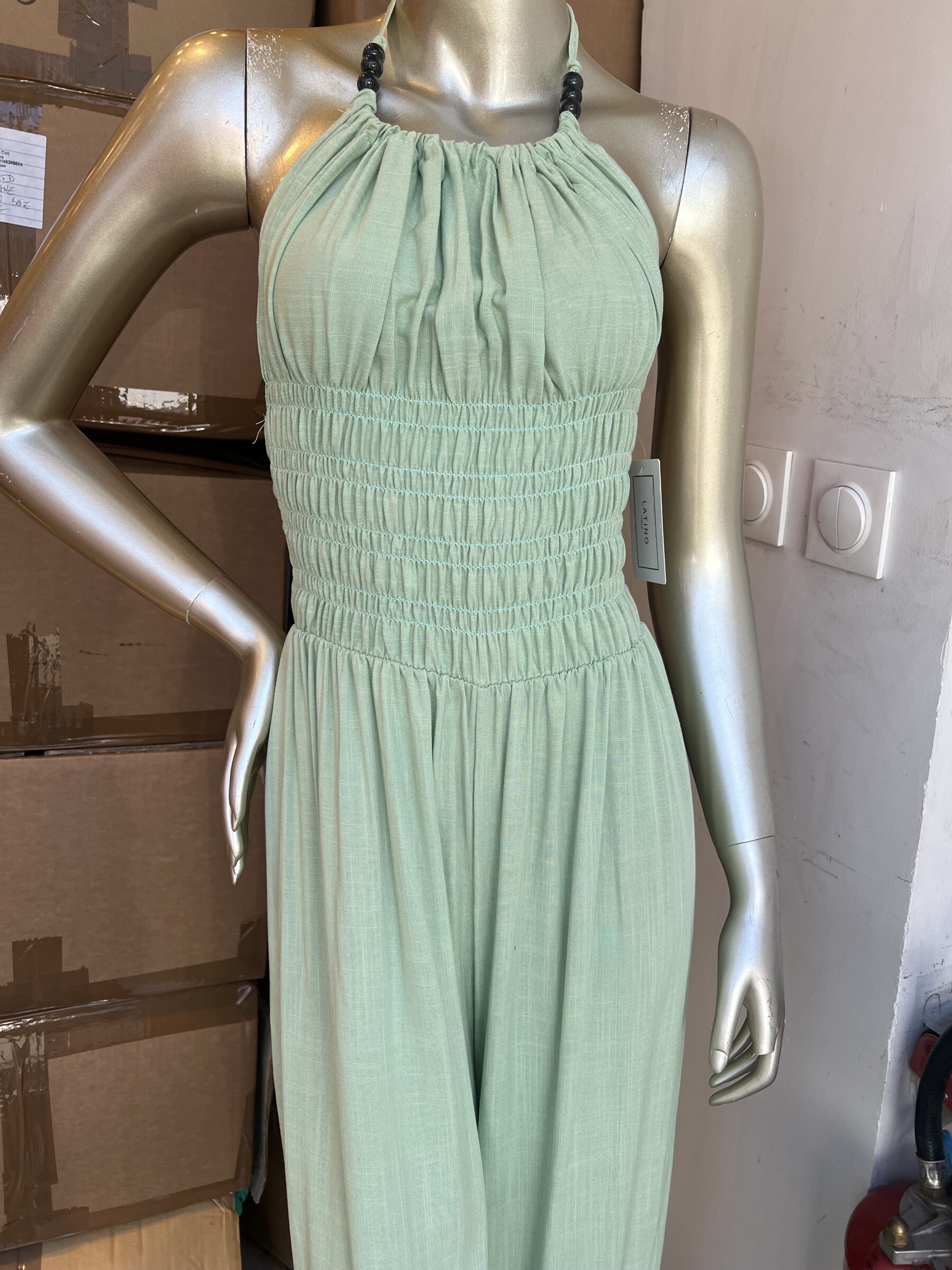 Wholesaler LATINO - Combination of bare, light and fluid in light green