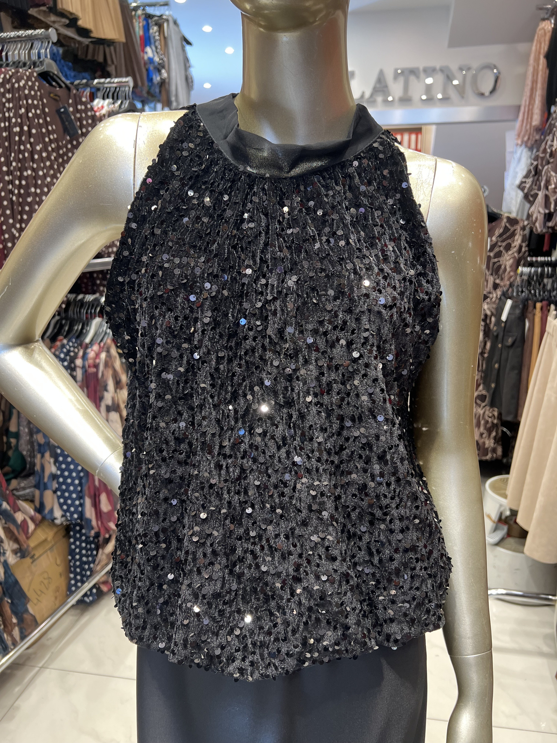 Wholesaler LATINO - Black sequined tank top, fluid cut and round neck in voile