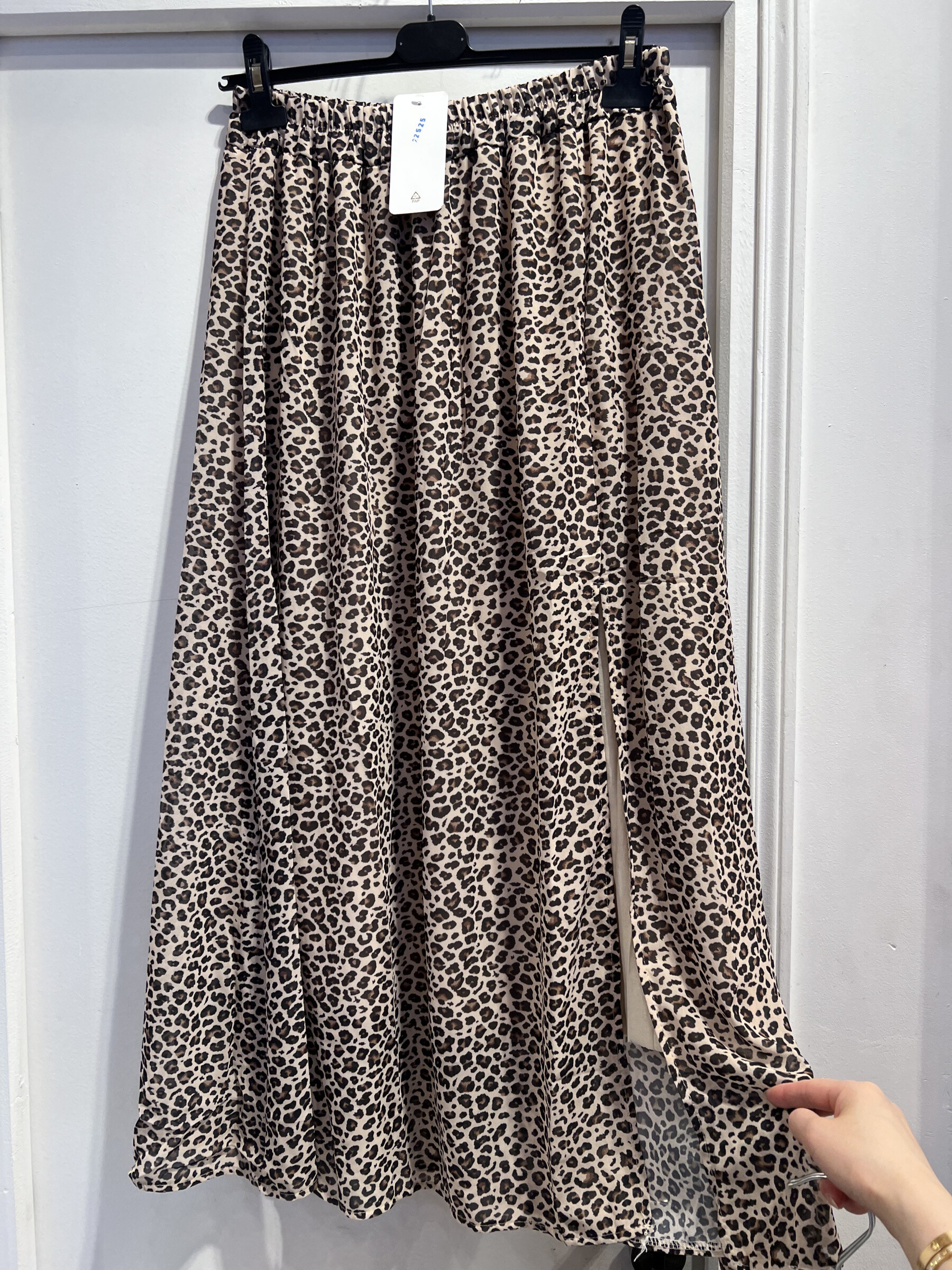 Wholesaler LATINO - Fluid printed skirt, listed