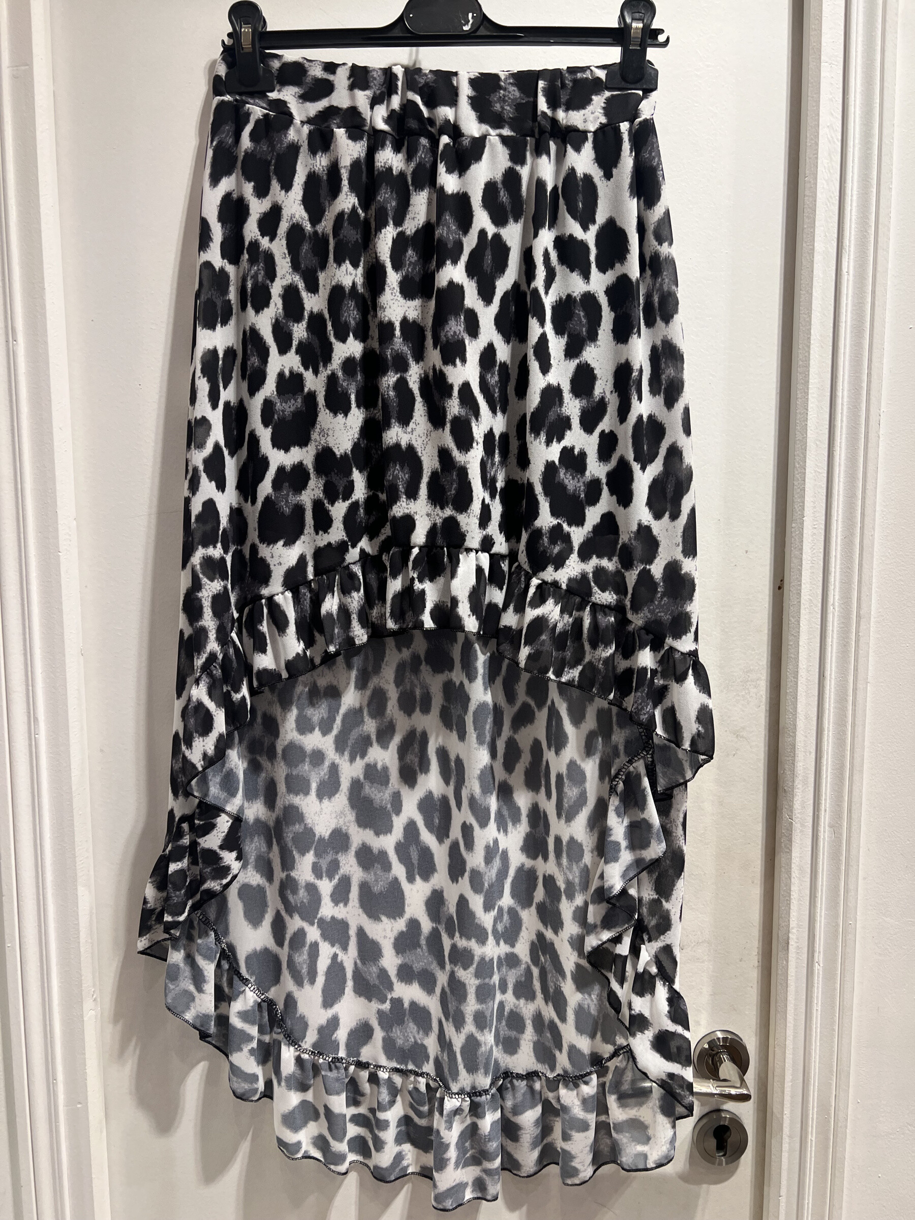 Wholesaler LATINO - Asymmetrical steering wheel printed skirt