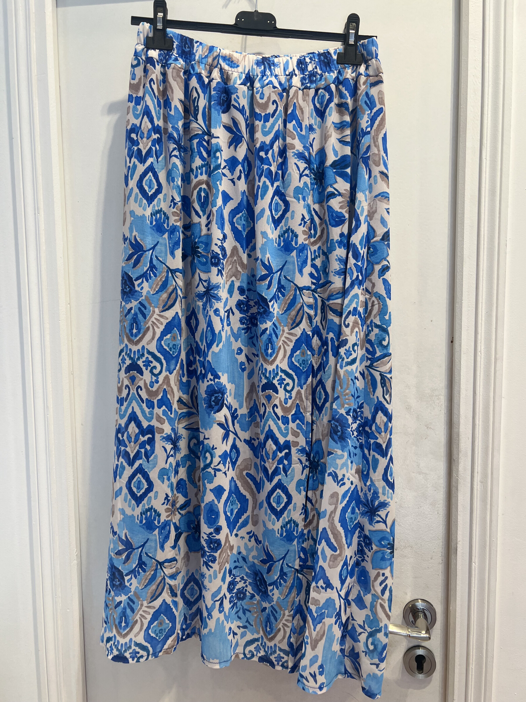 Wholesaler LATINO - Printed long split skirt