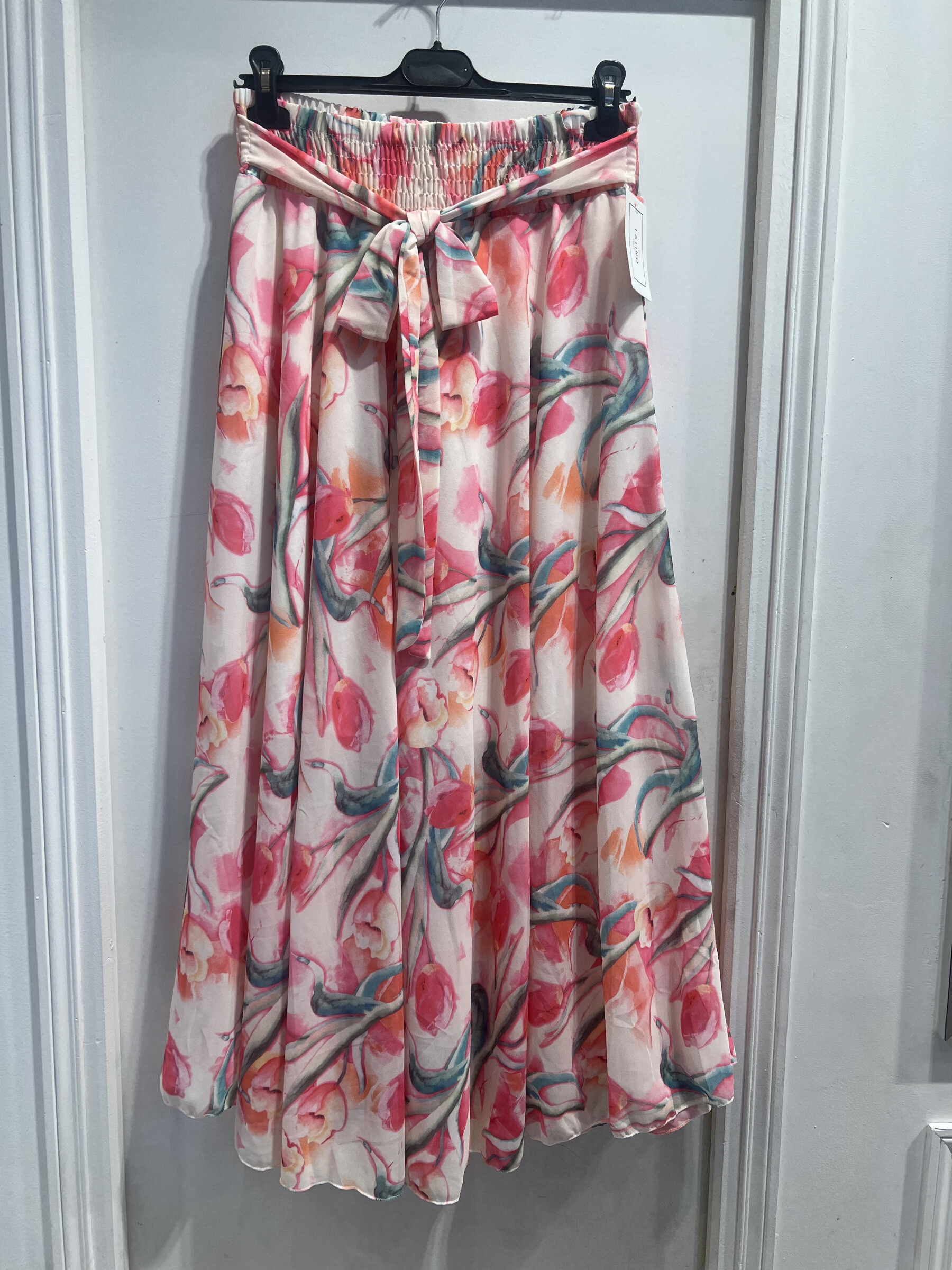 Wholesaler LATINO - Fluid long, belted skirt