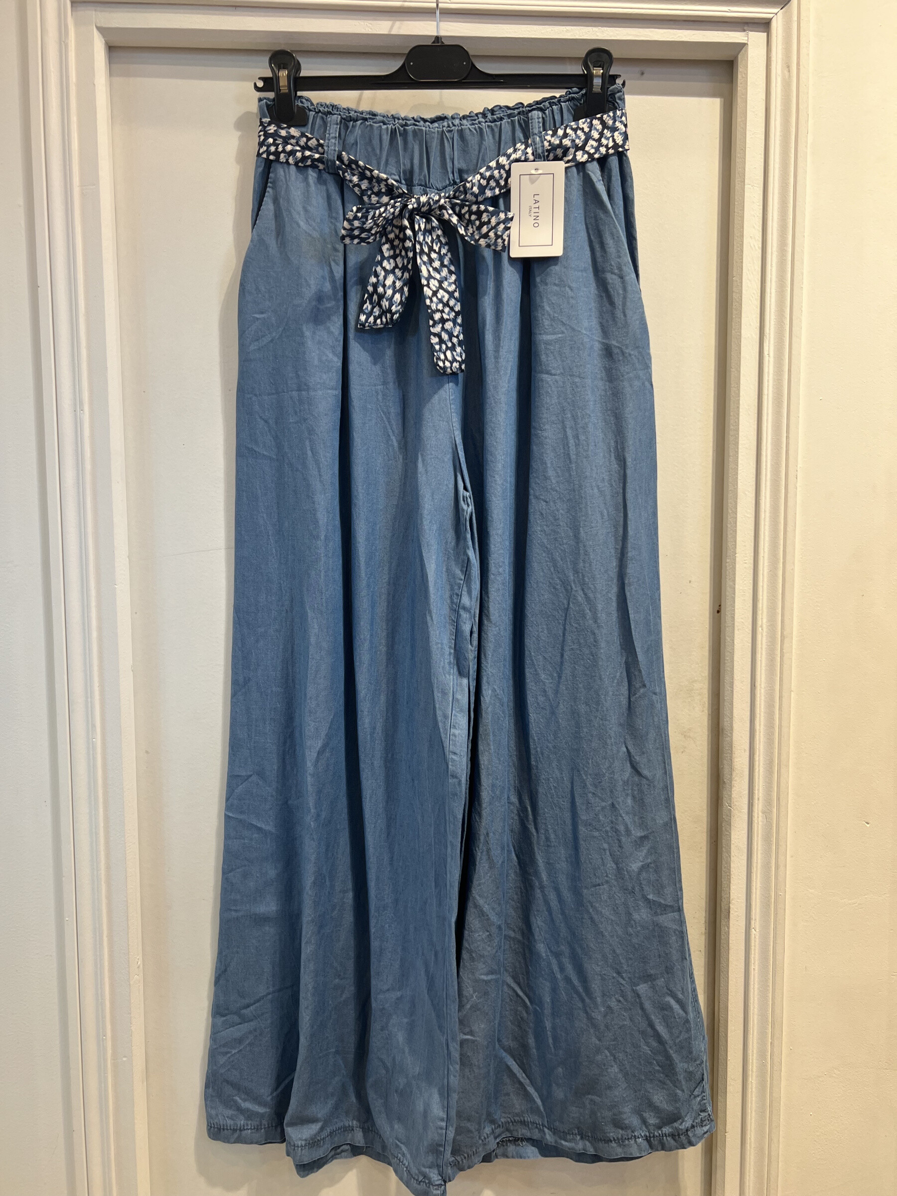 Großhändler LATINO - Große Tencel -Hosen