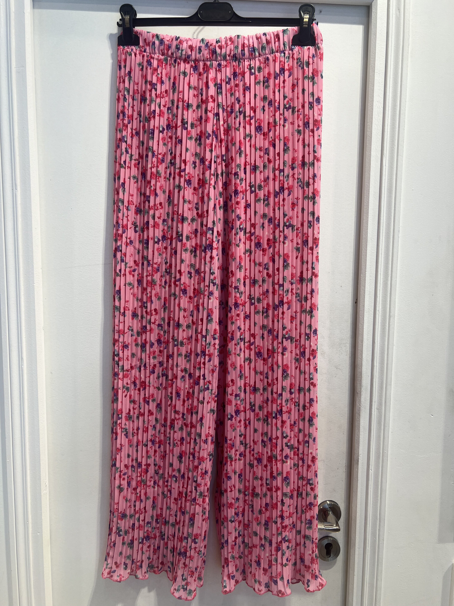 Großhändler LATINO - Trendige Druckhosen und Eleganz