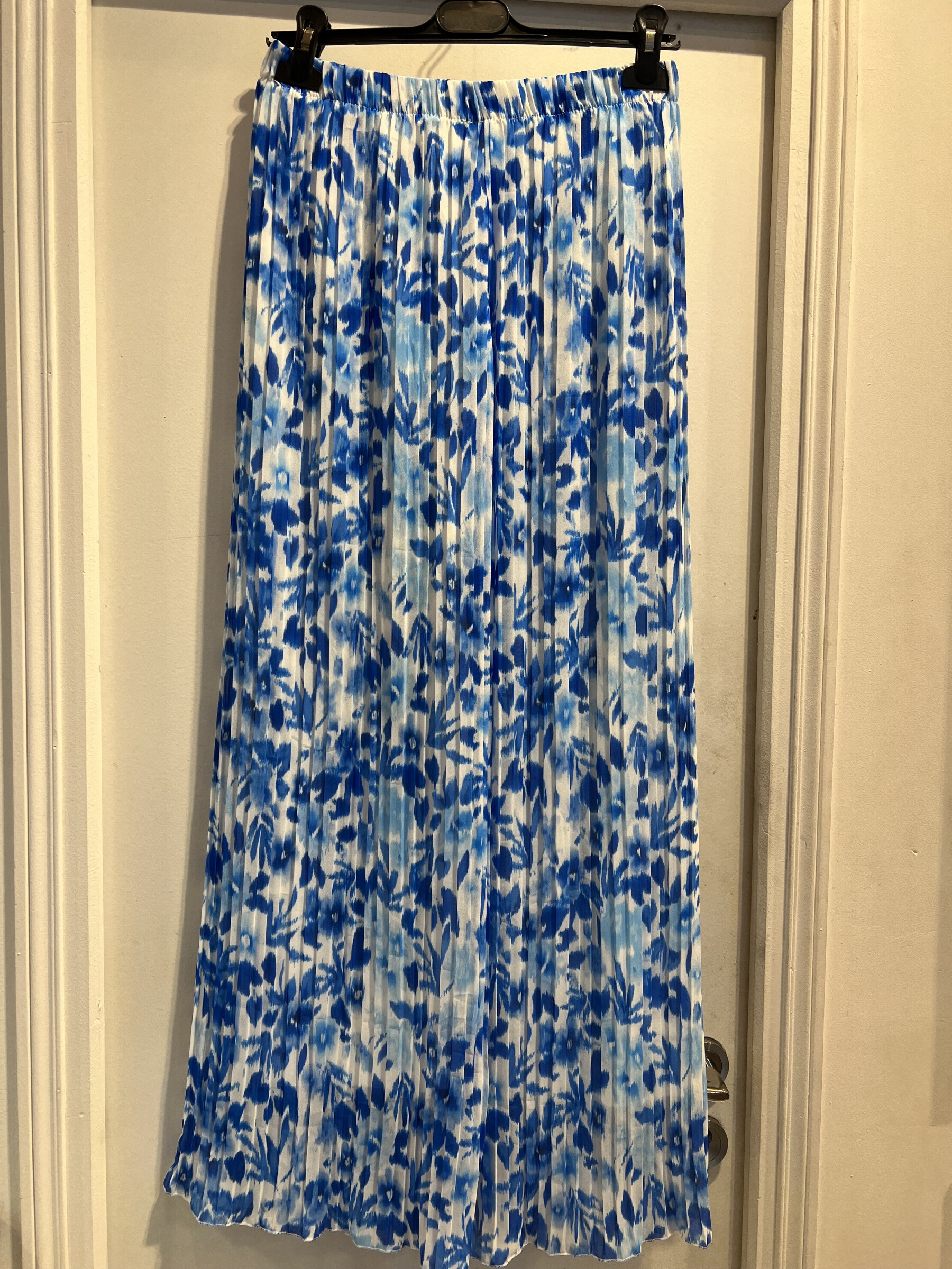 Großhändler LATINO - Fluid Faltenfaltenhosen mit blauem und weißem Blumenmuster
