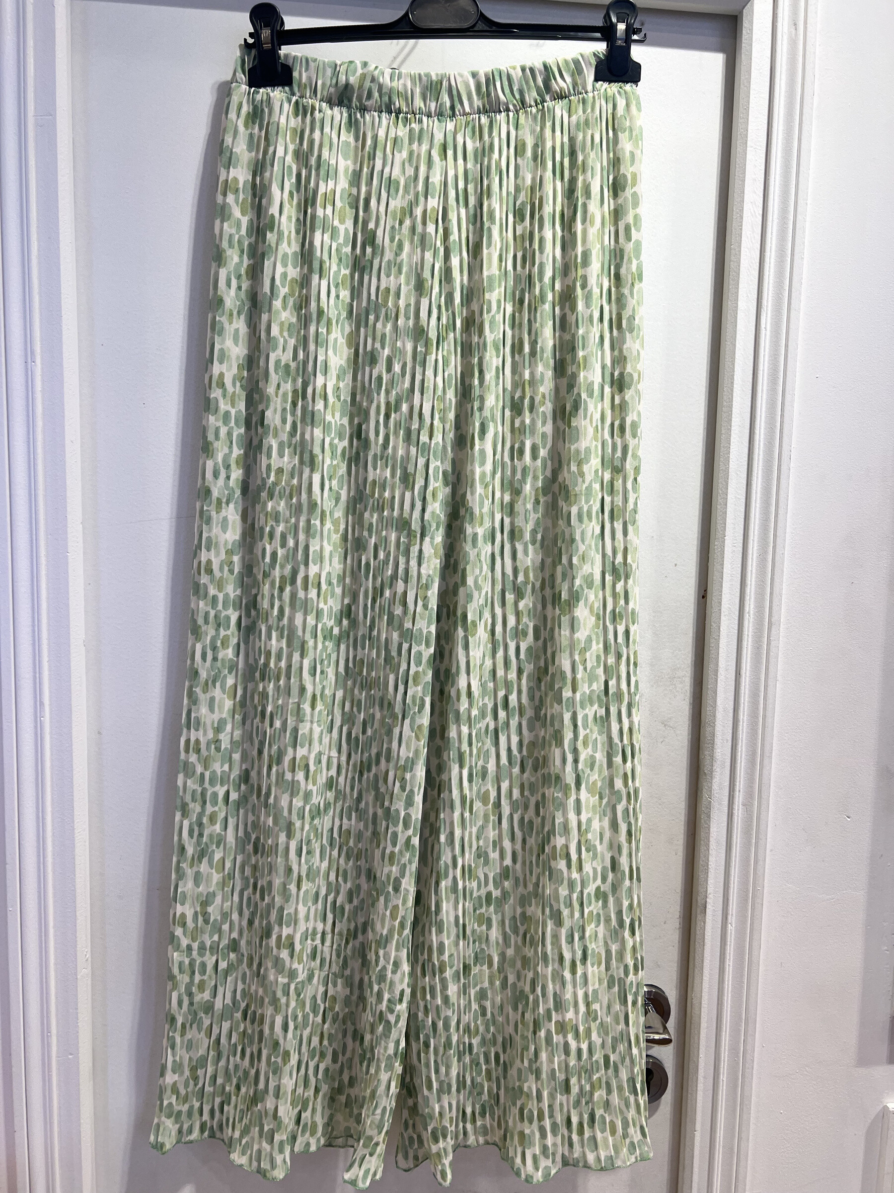Wholesaler LATINO - Light green and beige fluid print pants