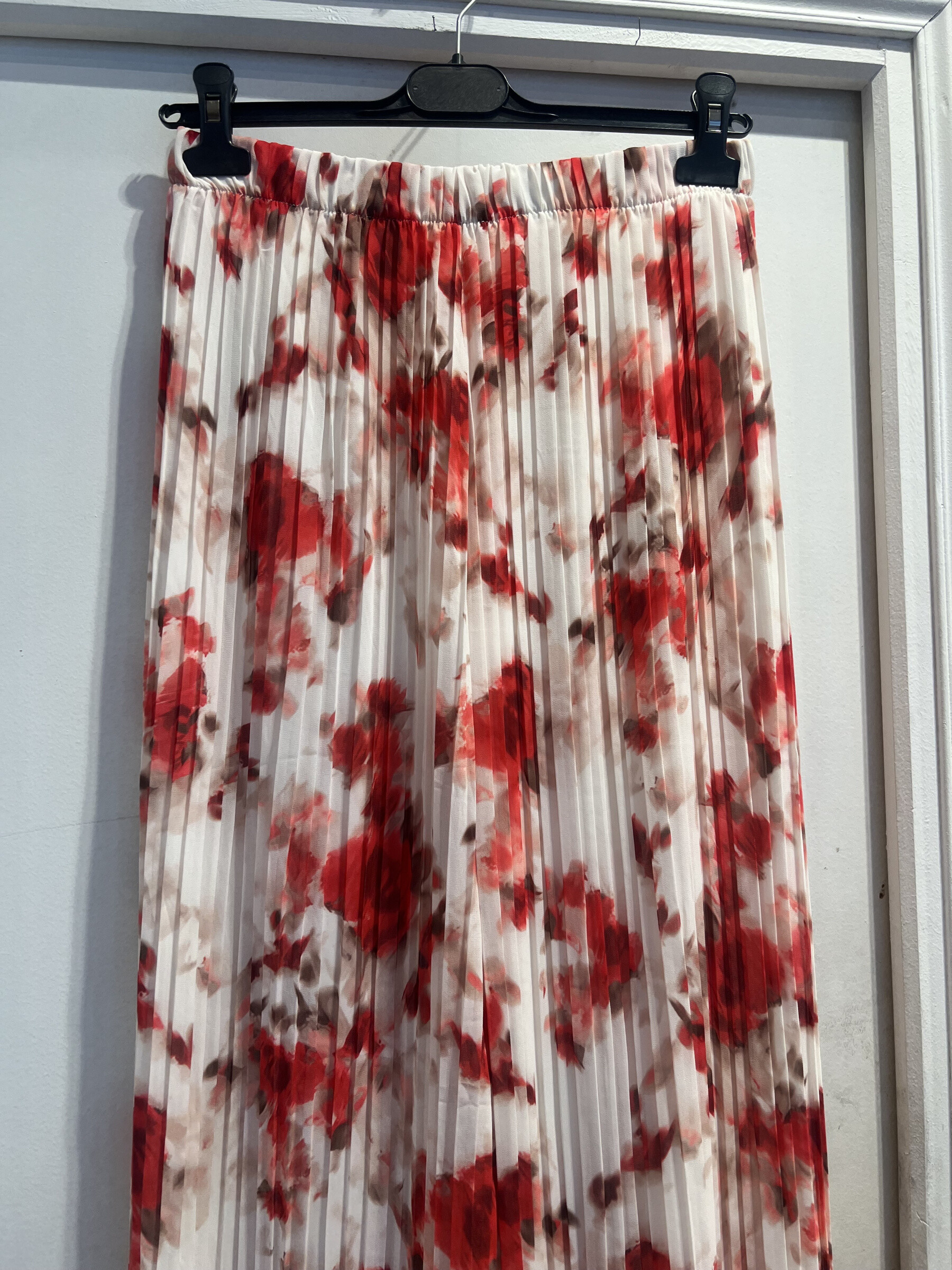 Wholesaler LATINO - Large printed pleated pants, completely doubled