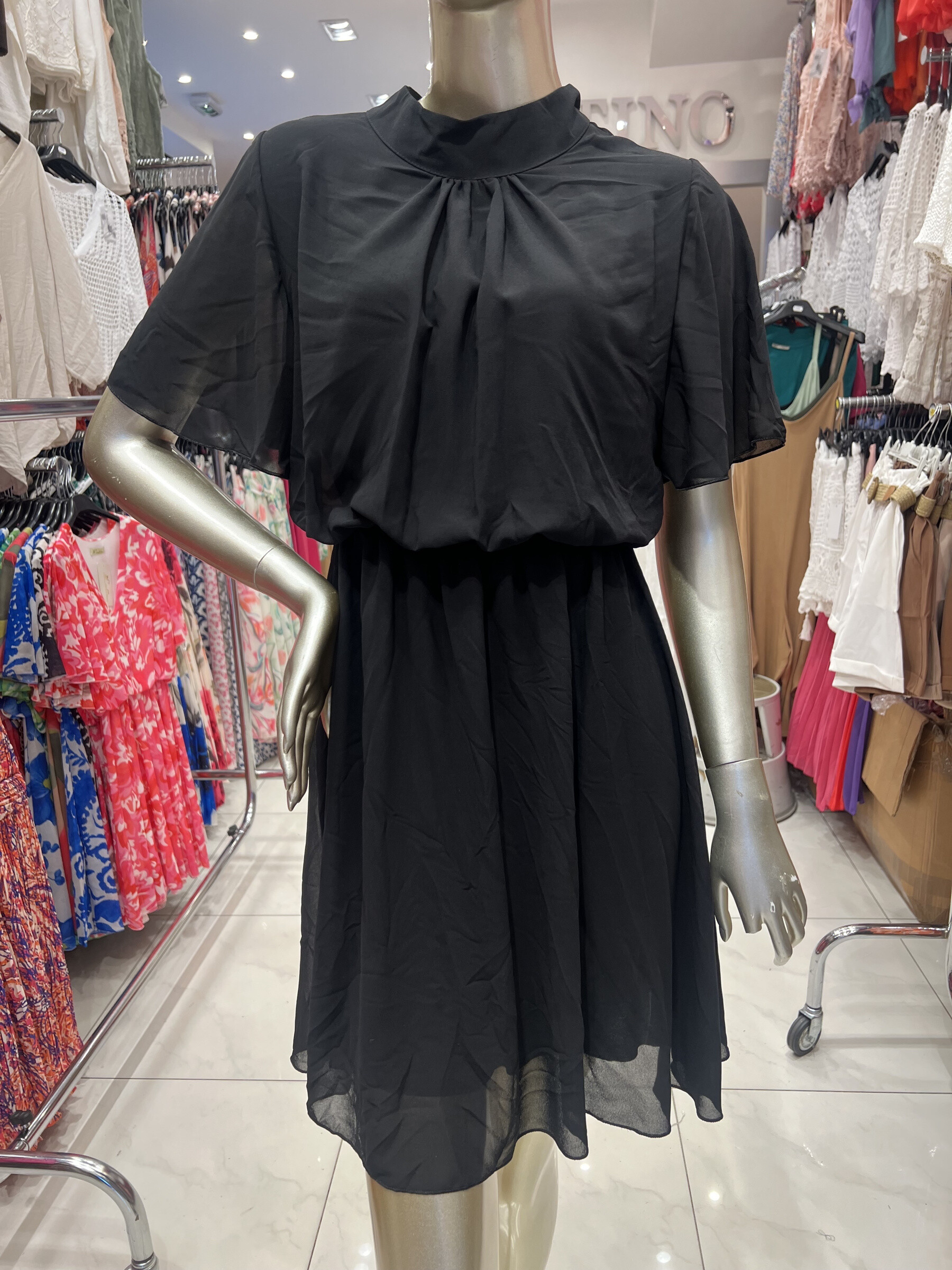 Wholesaler LATINO - Short fluid dress with short sleeves in black