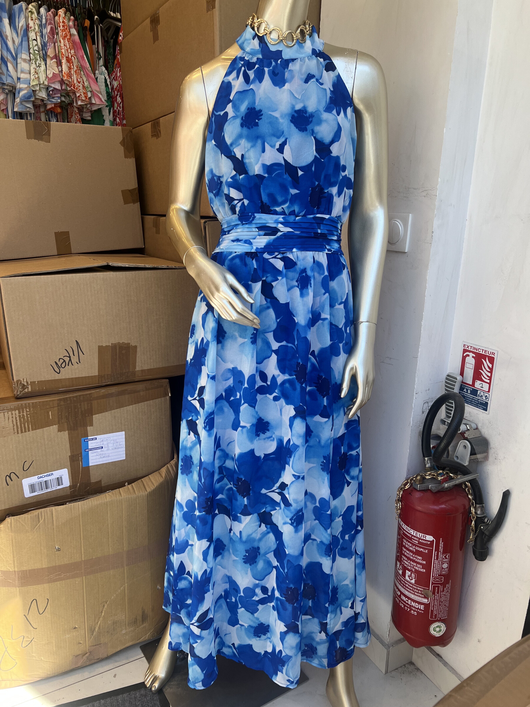 Wholesaler LATINO - Long Fluid Dress Floral Print in blue and white