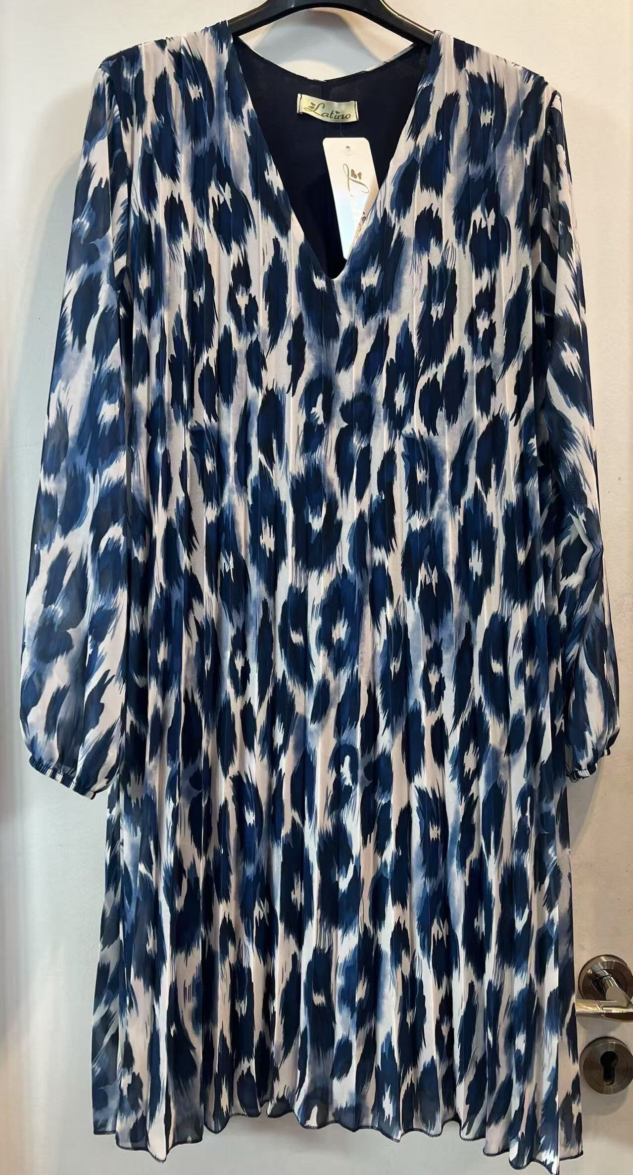 Großhändler LATINO - Gedrucktes V -Neck -Kleid