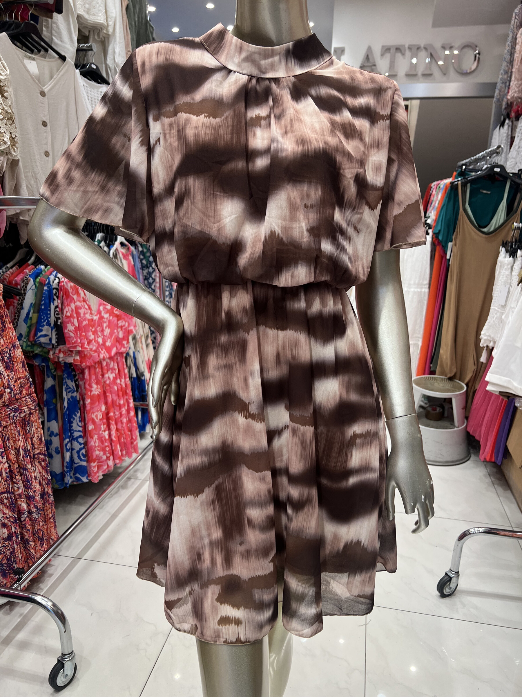 Wholesaler LATINO - Short fluid dress, choco floral print