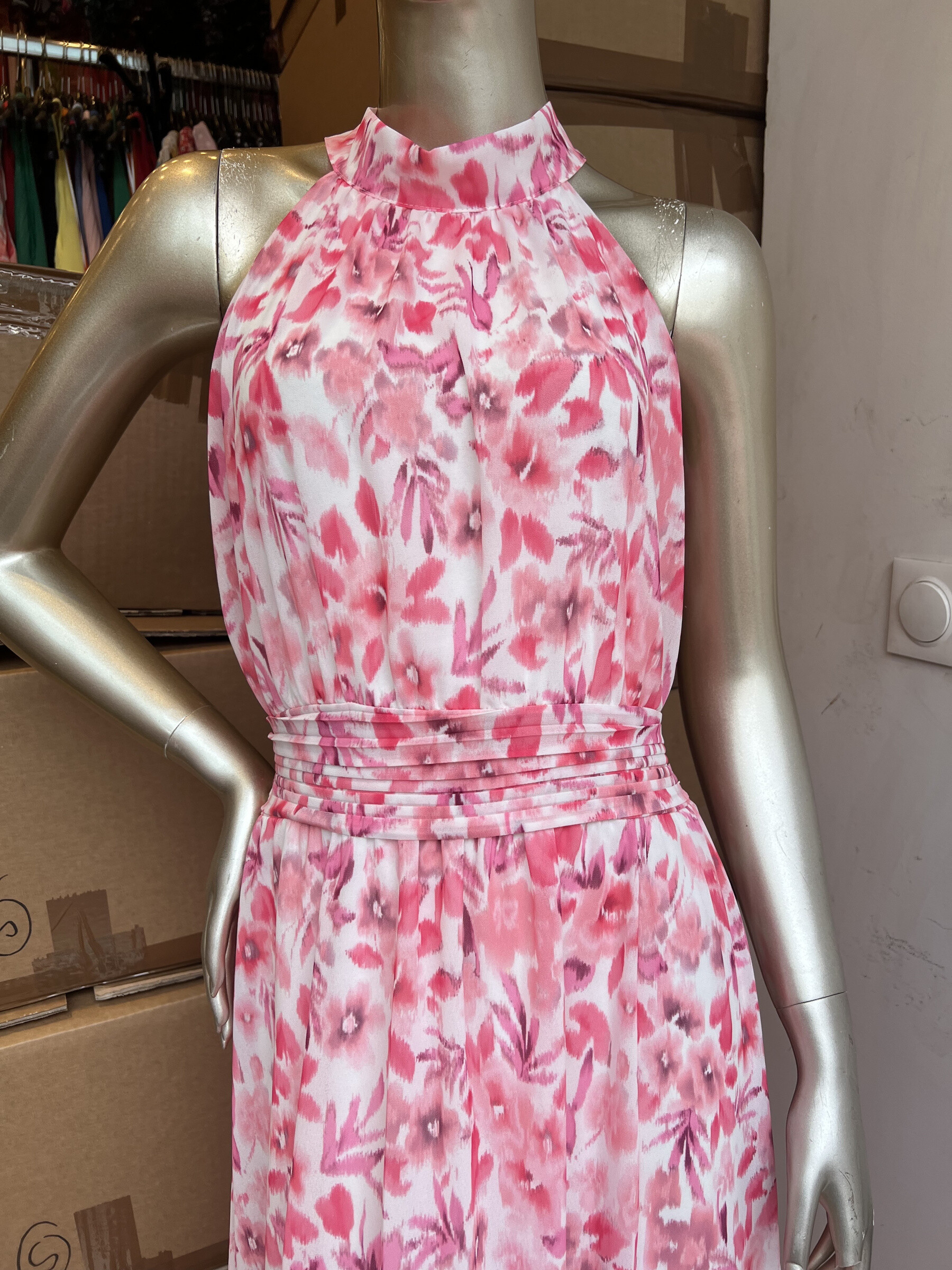 Wholesaler LATINO - Long slot fluid dress, floral, pink and white print