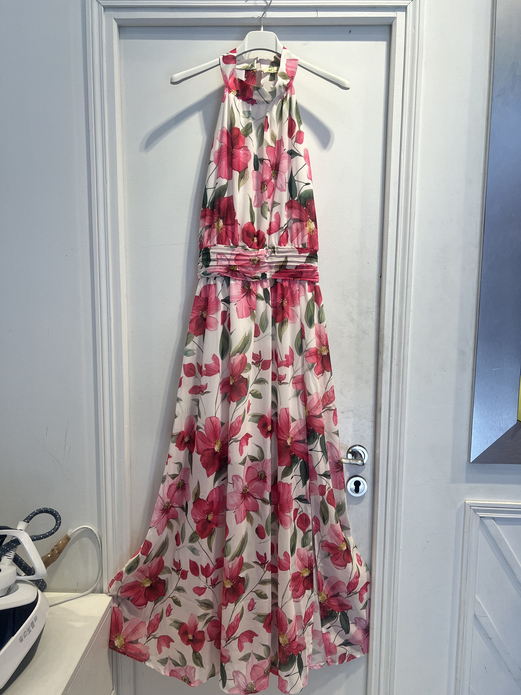 Wholesaler LATINO - Long backless dress printed, light and fluid