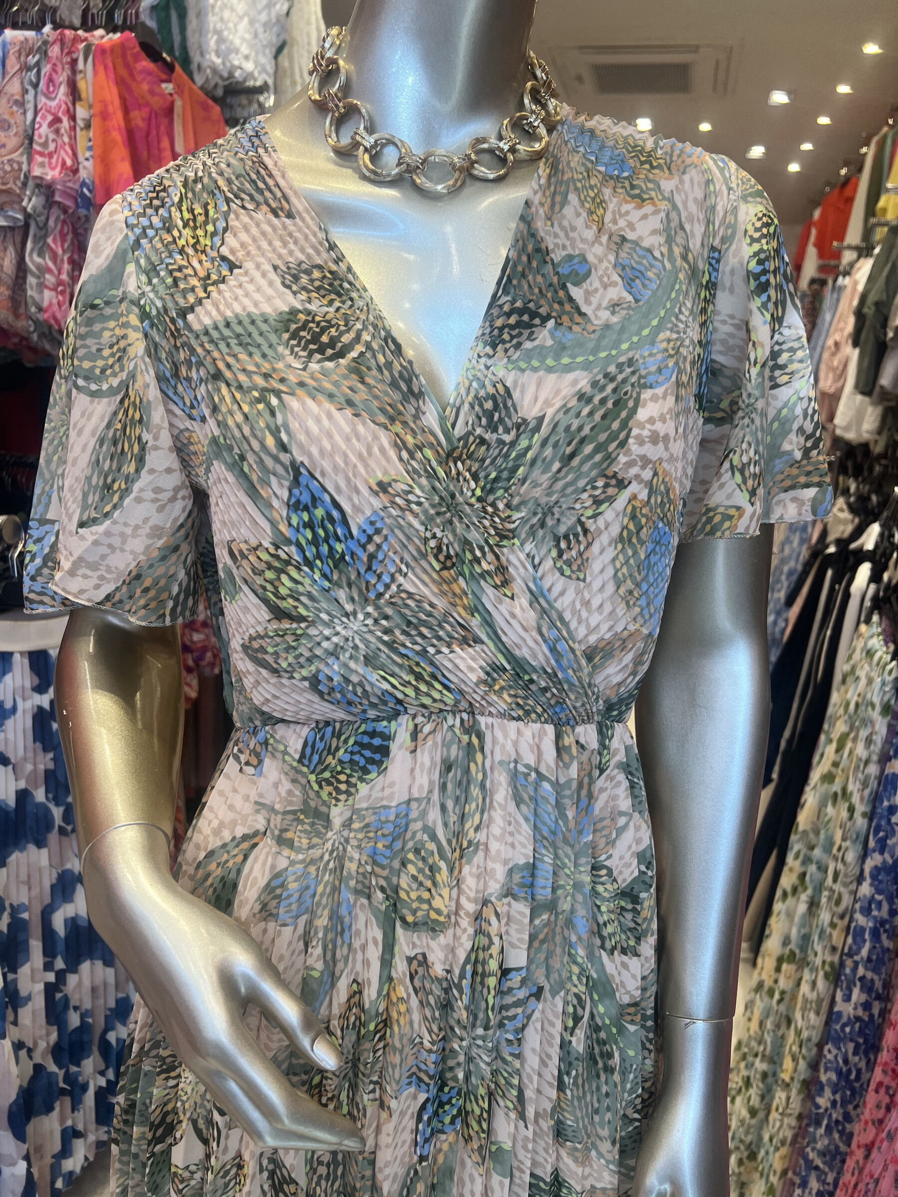 Wholesaler LATINO - Fluid long -printed khaki flower dress