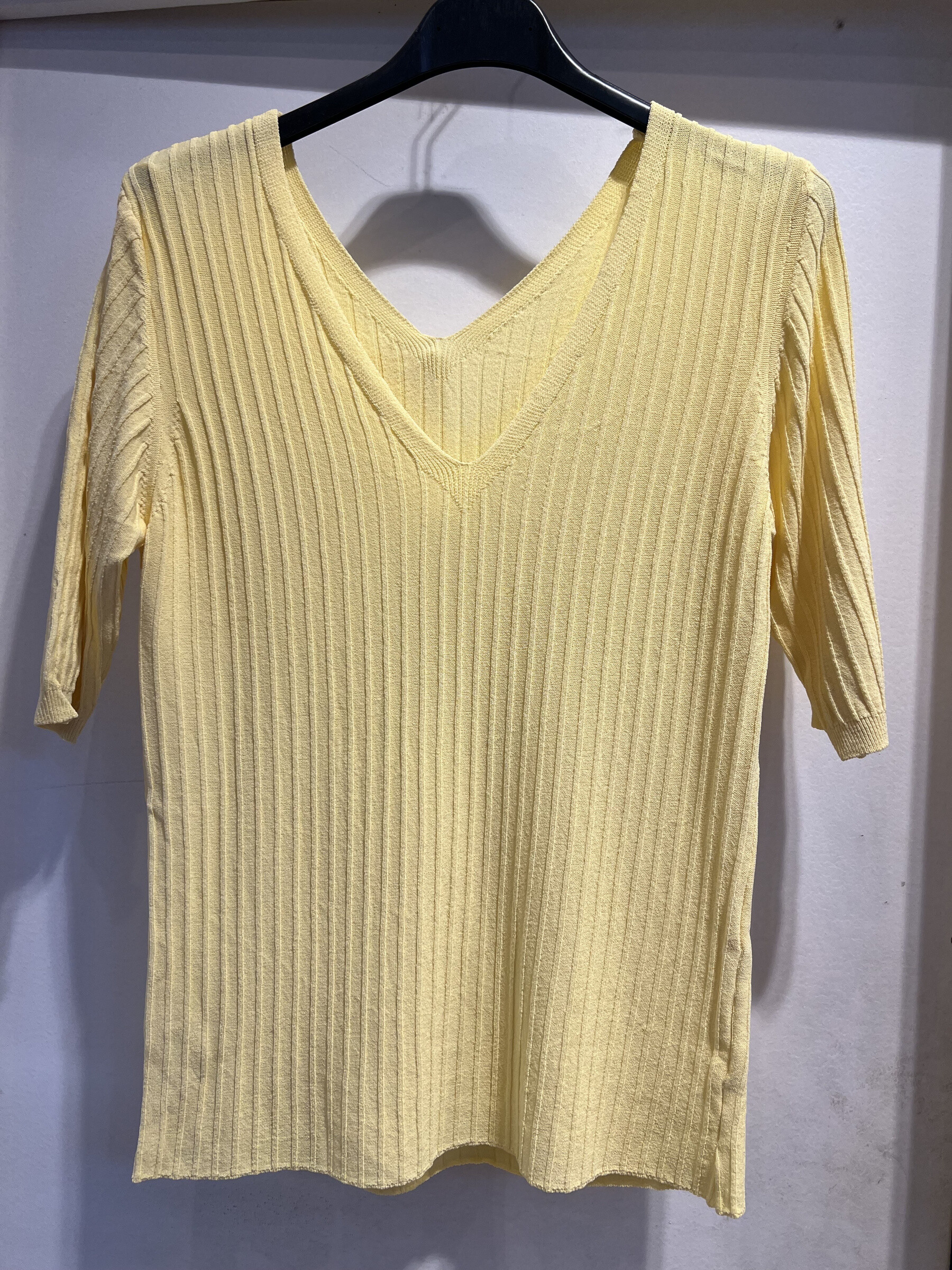 Wholesaler LATINO - Ribbed top with short sleeves