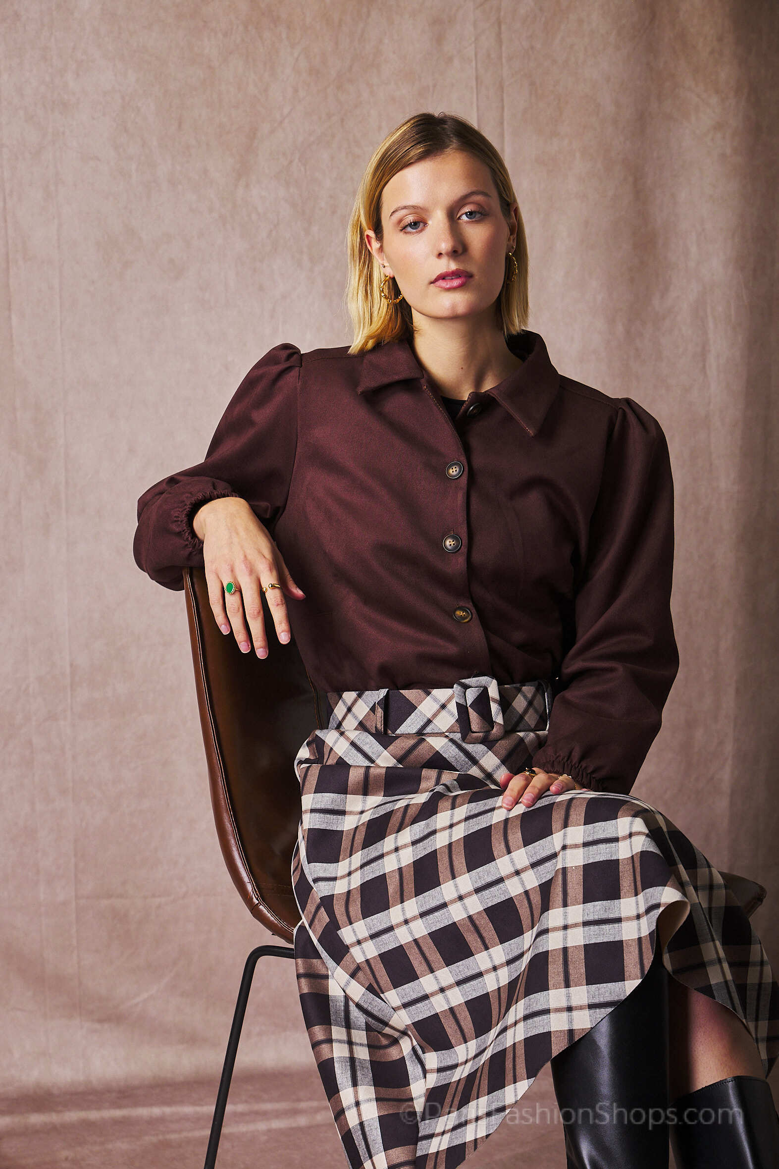 Grossiste LATINO - Veste en daim marron